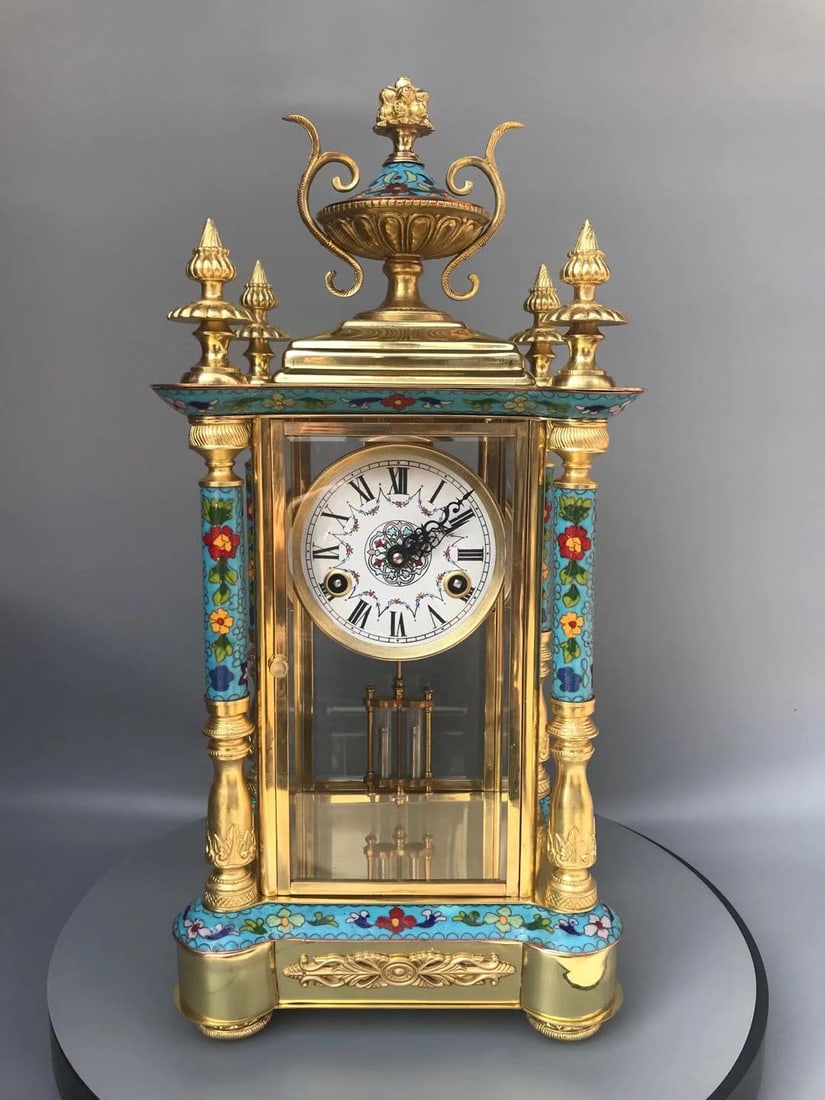 A fine four-post enamel gilt bell: Exquisite four-pillar enamel gilt bell Size:52x24x20cm (The Dimensions Of All Batches Are Manually Measured.If You Need More Detailed Information, Please Contact Our Customer Service Before Bidding.)