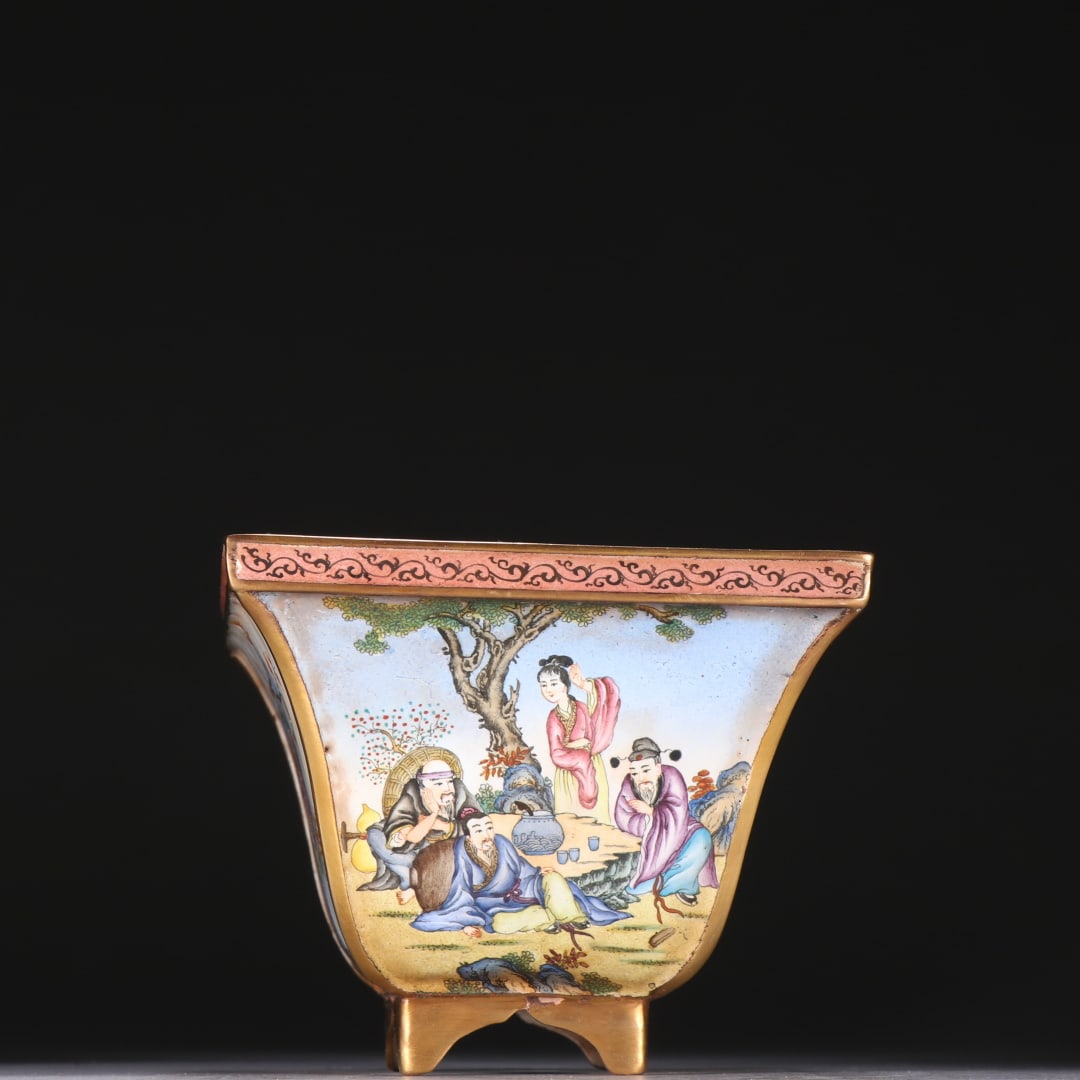 A Qing Dynasty copper tire painting enamel character story hat bowl: Qing Dynasty copper tire painting enamel character story bucket hat bowl Size:H:8.5cmW:10.7cmW:0.3249kg (The Dimensions Of All Batches Are Manually Measured.If You Need More Detailed Information, Plea