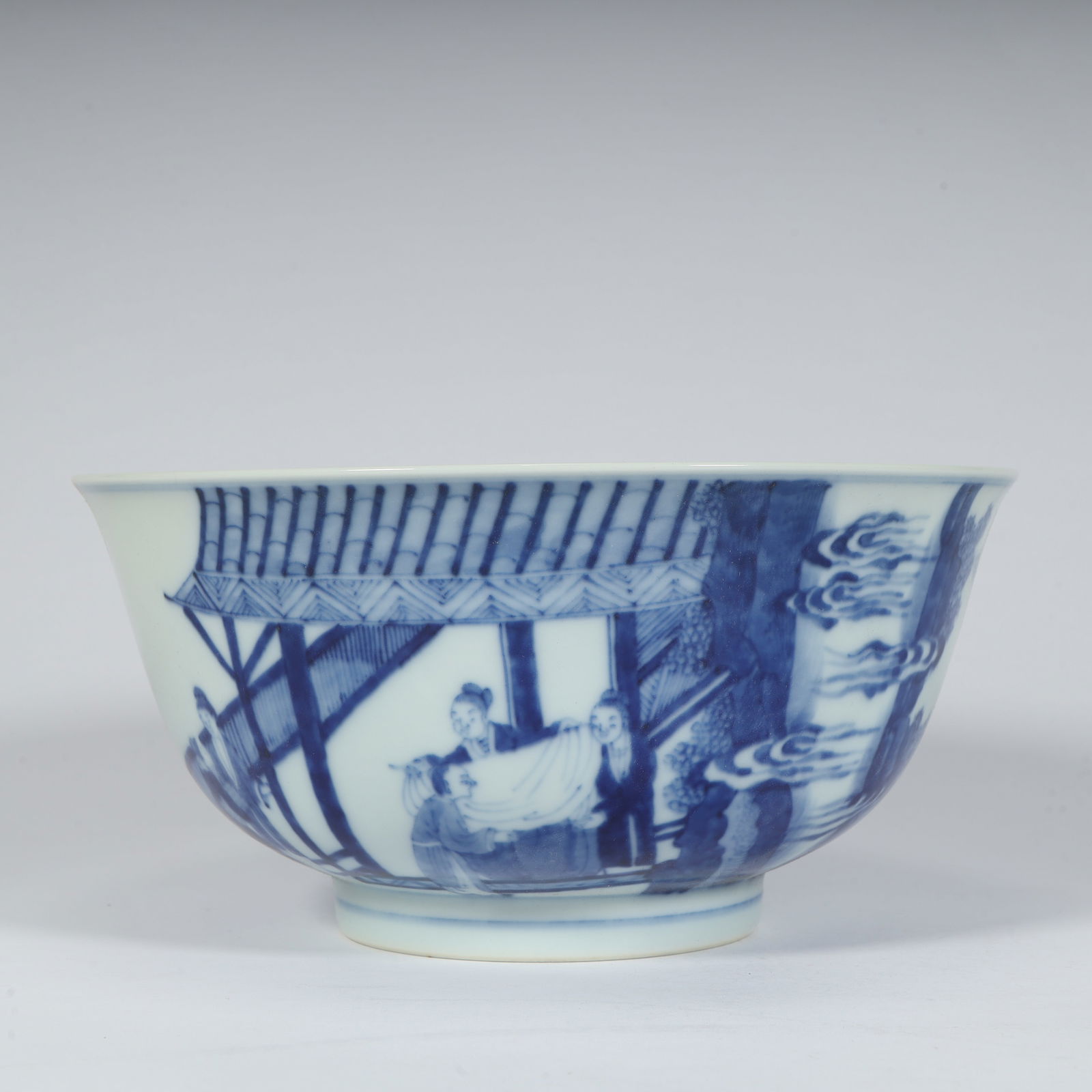 A Qing Dynasty blue and white character story pattern bowl: Qing Dynasty blue and white character story pattern bowl Size:H:10cmL: 20cmW:20cmW:563g (The Dimensions Of All Batches Are Manually Measured.If You Need More Detailed Information, Please Contact Our C