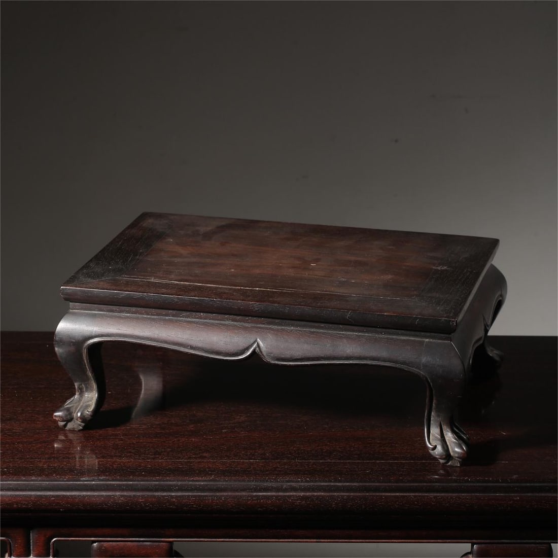 A table on the table of the Qing Dynasty's sour branch tiger claw (1 of 9)