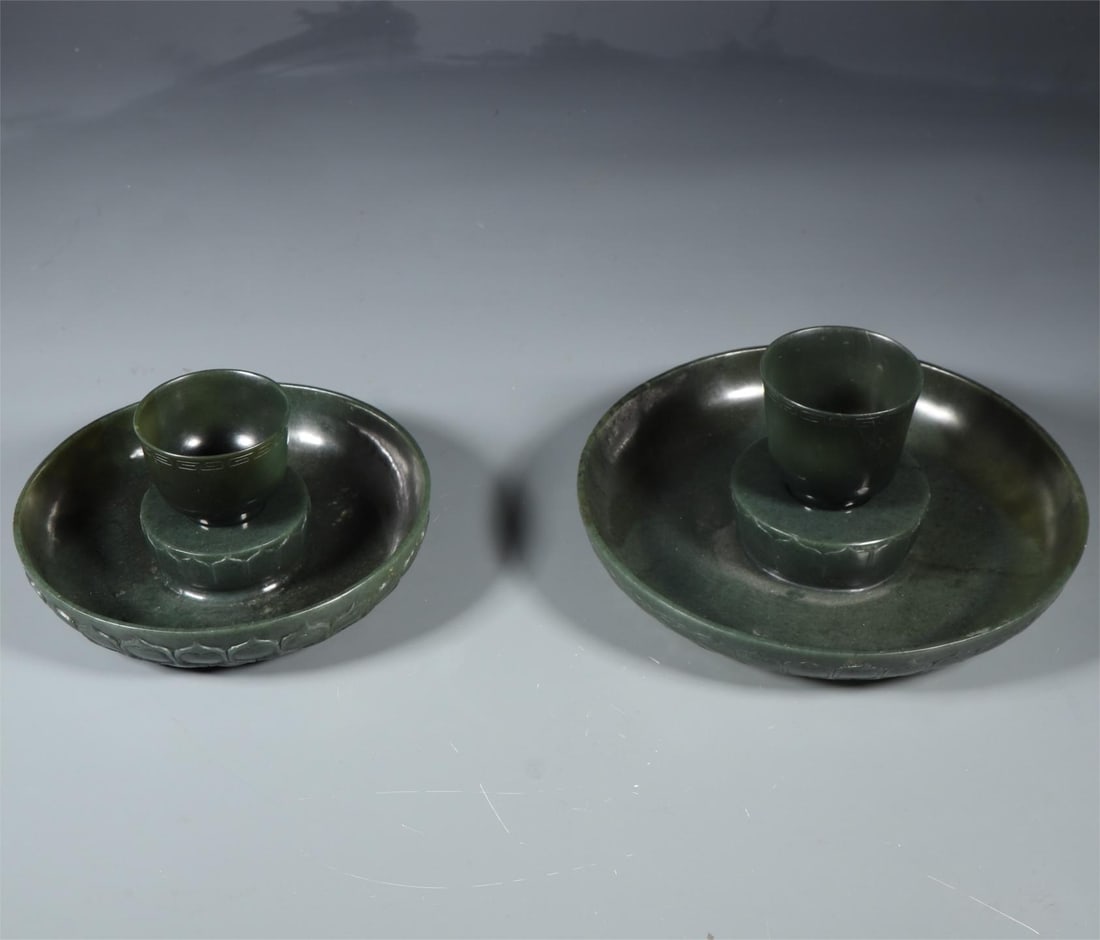 A set of Hetian jade jade cups and cups from the Qing Dynasty: The Hetian jade jade cup of the Qing Dynasty Size:D:14.7cmH:7cmD:18.4cmH:8cmW:1100g (The Dimensions Of All Batches Are Manually Measured.If You Need More Detailed Information,