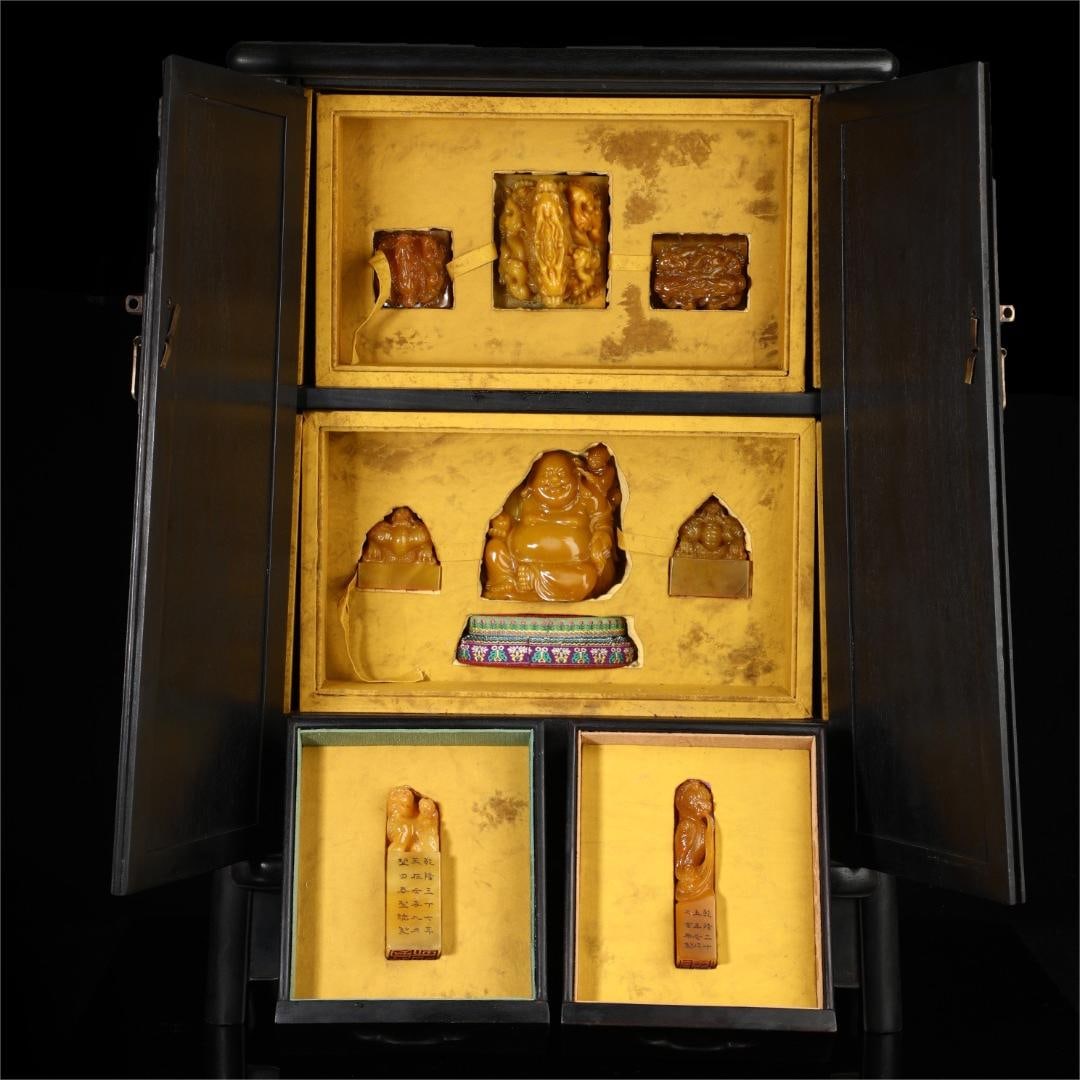 A set of exquisite Shoushan stone ornaments: Exquisite Shoushan stone ornaments Size:W:2811gH:9.5cmW:8.5cm (The Dimensions Of All Batches Are Manually Measured.If You Need More Detailed Information, Please Contact Our