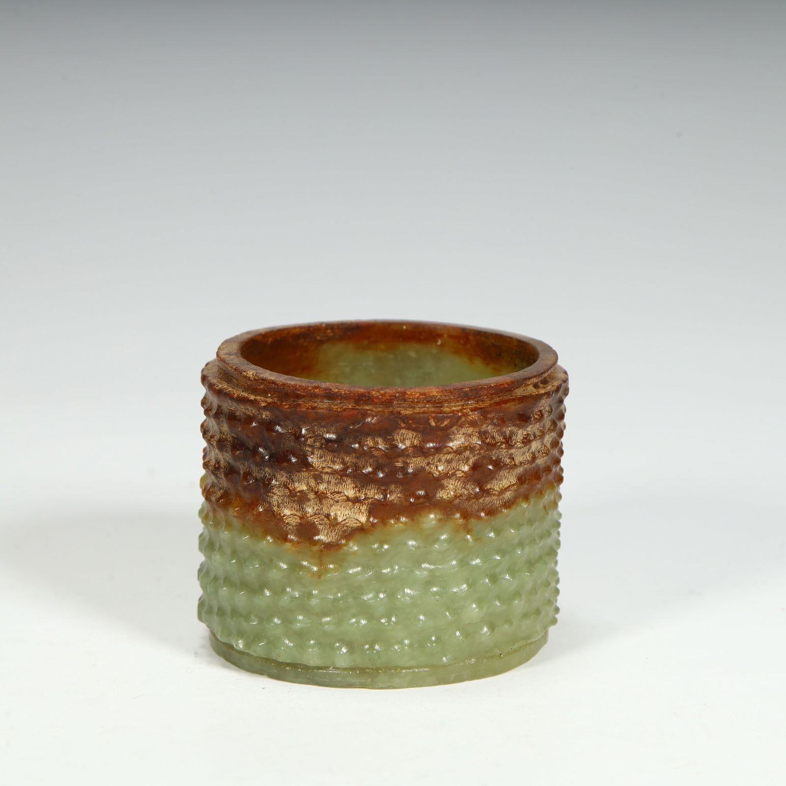 A Han Dynasty green jade valley pattern finger: Han Dynasty's green jade valley pattern finger Size:H:4.5cmL: 5.4cmW:5.4cmW:84.9g (The Dimensions Of All Batches Are Manually Measured.If You Need More Detailed Information, Please