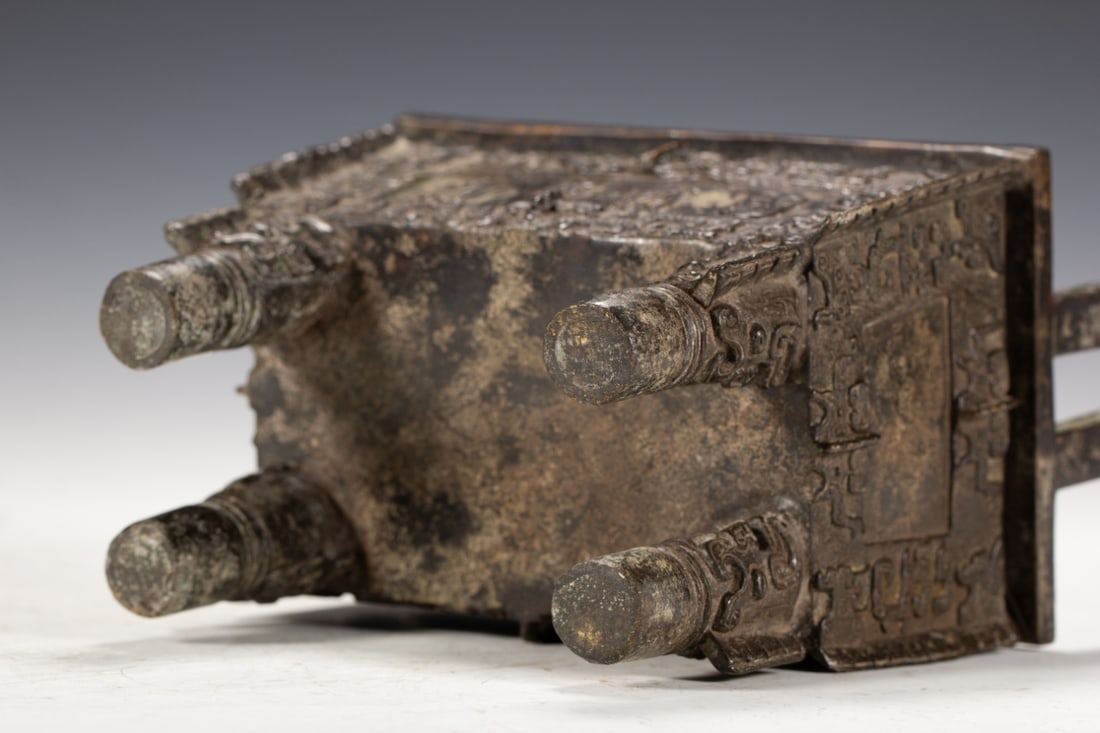 A fine copper tripod - 6