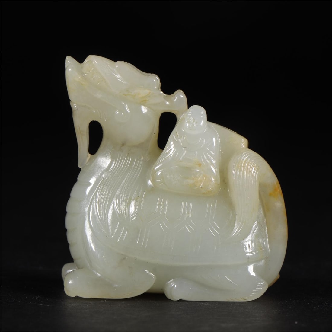 A dragon turtle of Hetian jade seed material in the Qing Dynasty: Qing Dynasty Hetian jade seed material dragon turtle Size:L:4.1cmW:2.4cmH:4.4cmW:53g (The Dimensions Of All Batches Are Manually Measured.If You Need More Detailed Information,