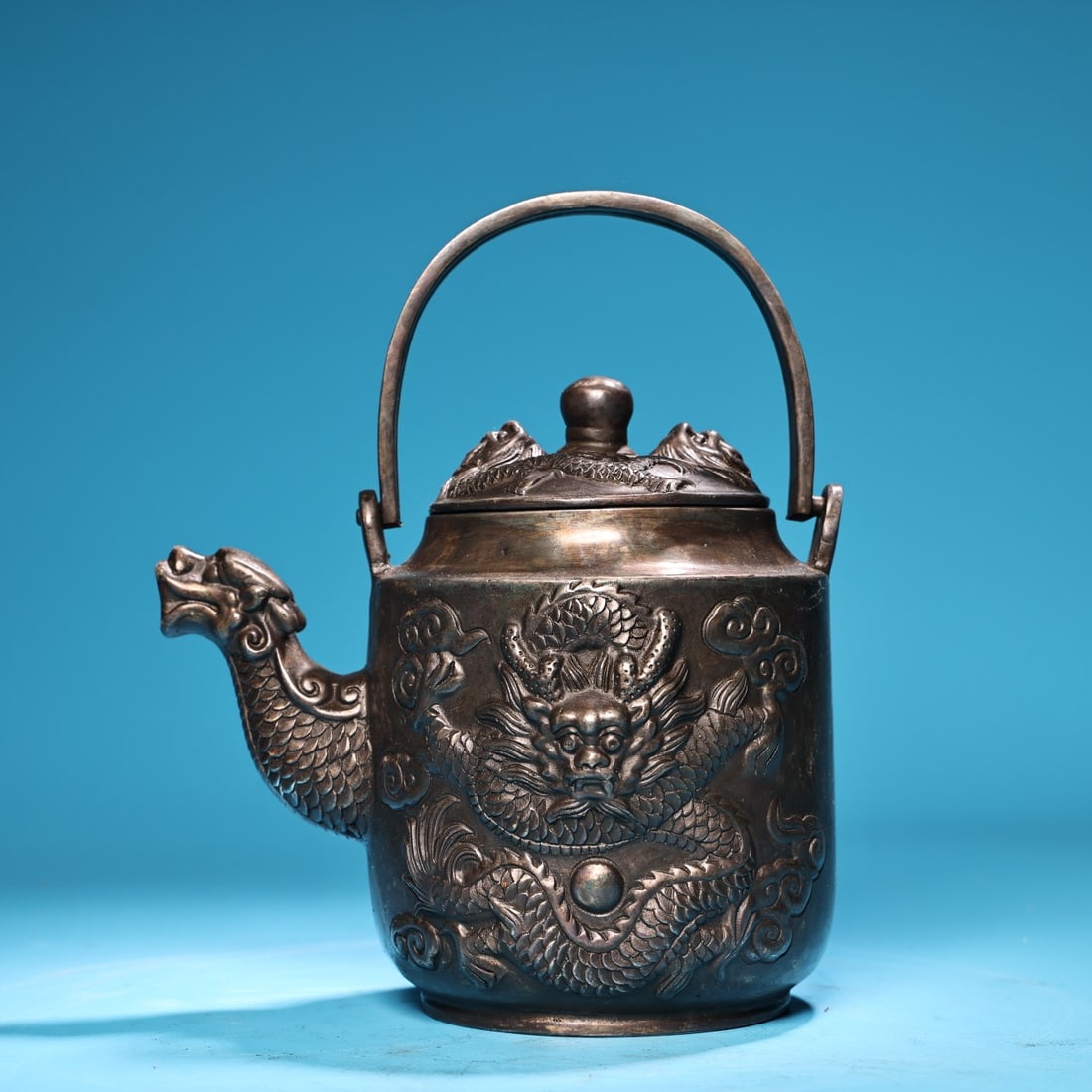 A fine pure copper all-copper high relief engraved dragon wine jug: Exquisite pure copper all-copper high relief engraved dragon wine jug Size:W:1100gH:20cmW:16cm (The Dimensions Of All Batches Are Manually Measured.If You Need More Detailed