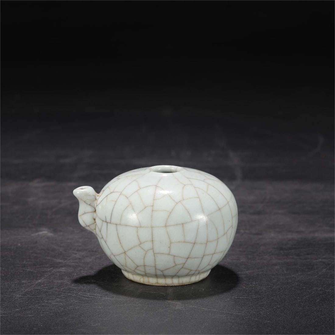 A celadon water drop pot from the official kiln of the Song Dynasty (1 of 7)