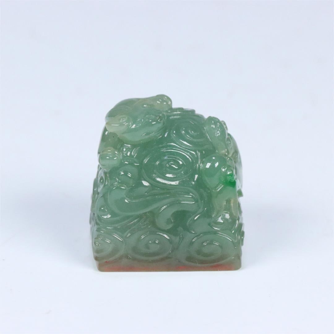 An old jade dragon pattern seal of the Qing Dynasty (1 of 9)