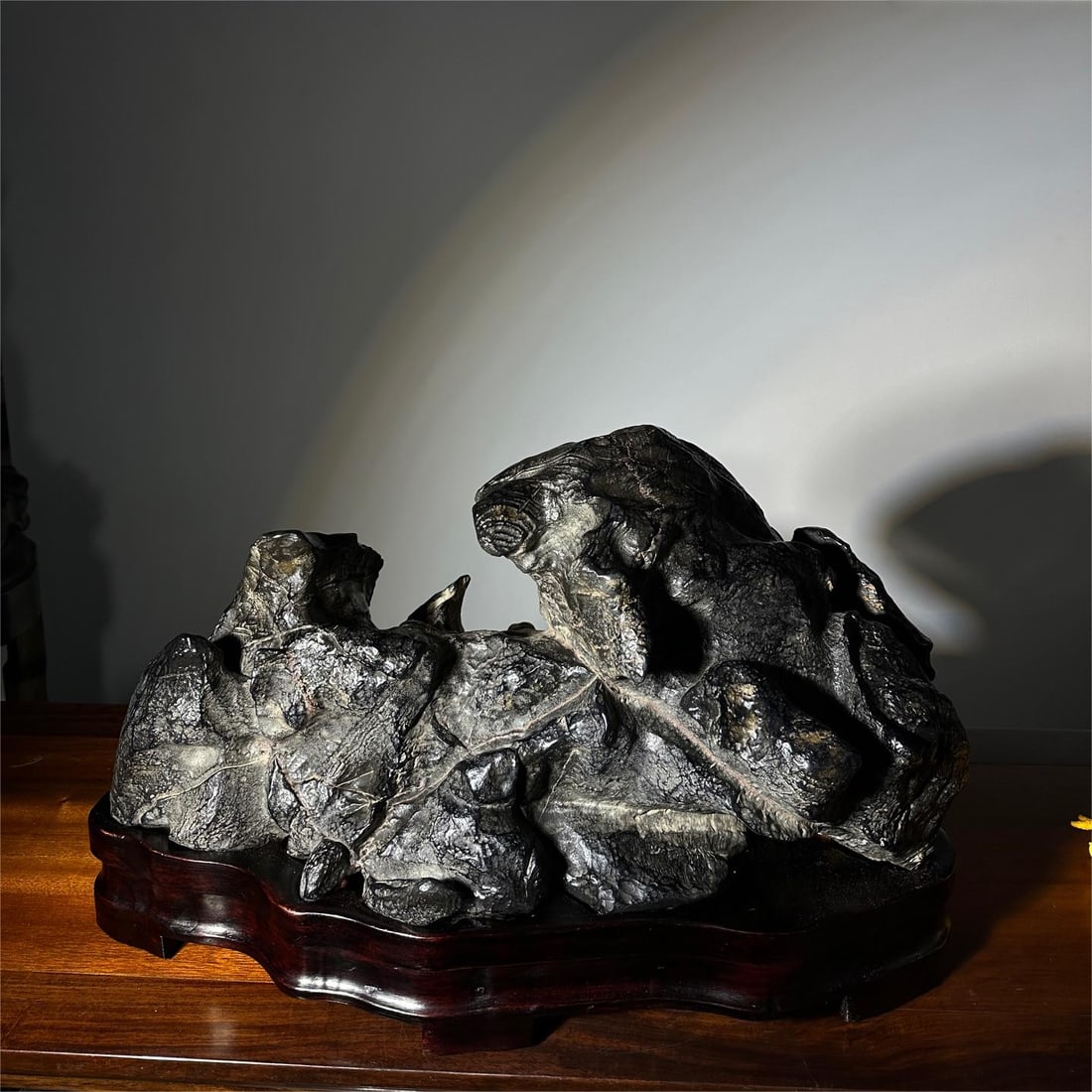 A beautiful Lingbi stone backer stone: Exquisite Lingbi stone backer stone Size:L:60cmH:35cmT:28cm (The Dimensions Of All Batches Are Manually Measured.If You Need More Detailed Information, Please Contact Our Customer Service Before Biddi