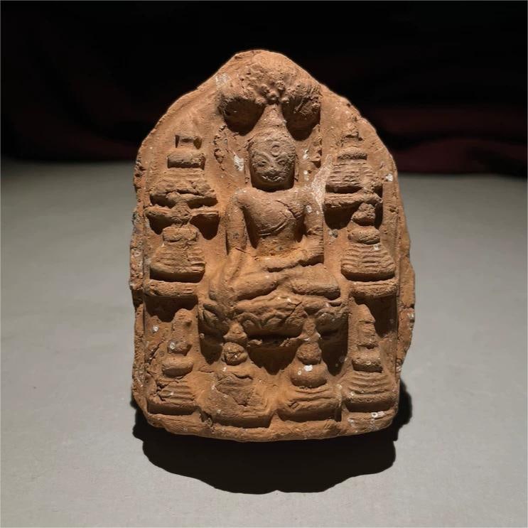 A piece of Shakyamuni Tathagata of the Yuan Dynasty (1 of 7)