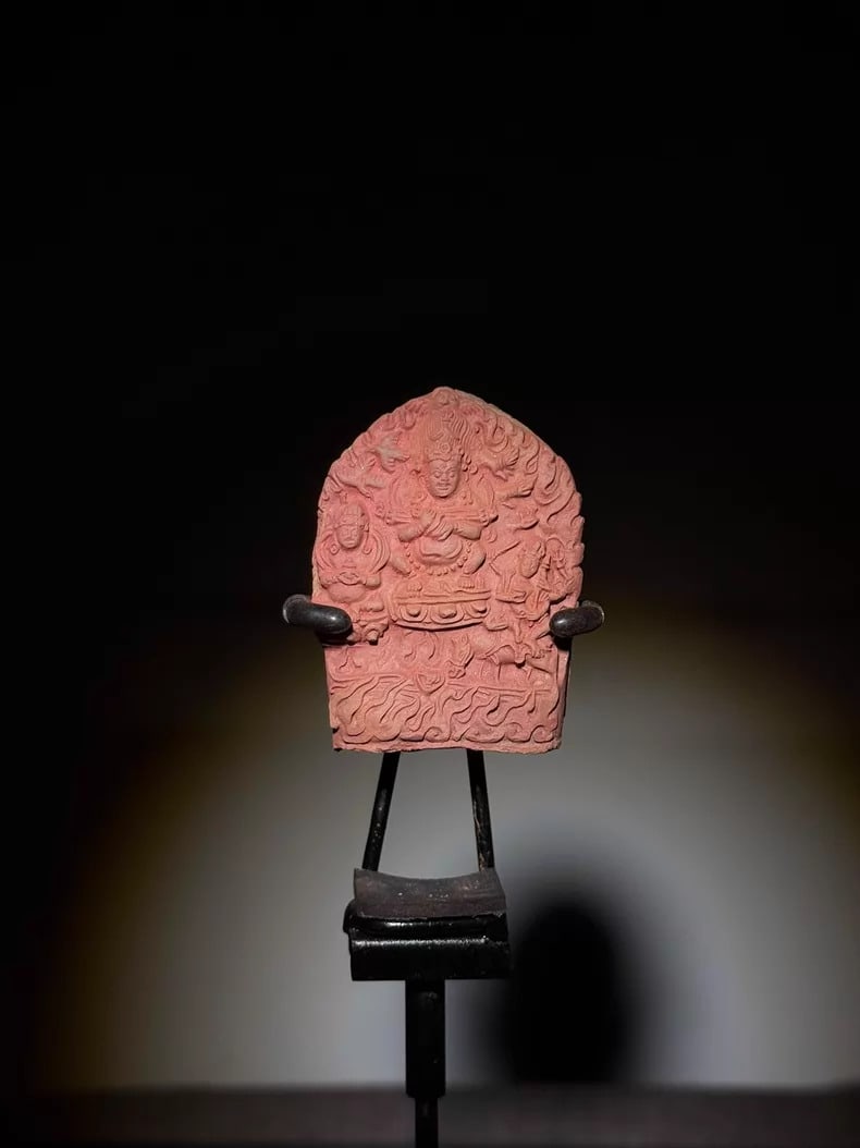 A Qing Dynasty Sakya-style treasure tent is rubbed by the owner: The Sakya style treasure tent of the Qing Dynasty was rubbed by the owner Size:H:5.5cm (The Dimensions Of All Batches Are Manually Measured.If You Need More Detailed Information, Please Contact Our Cu