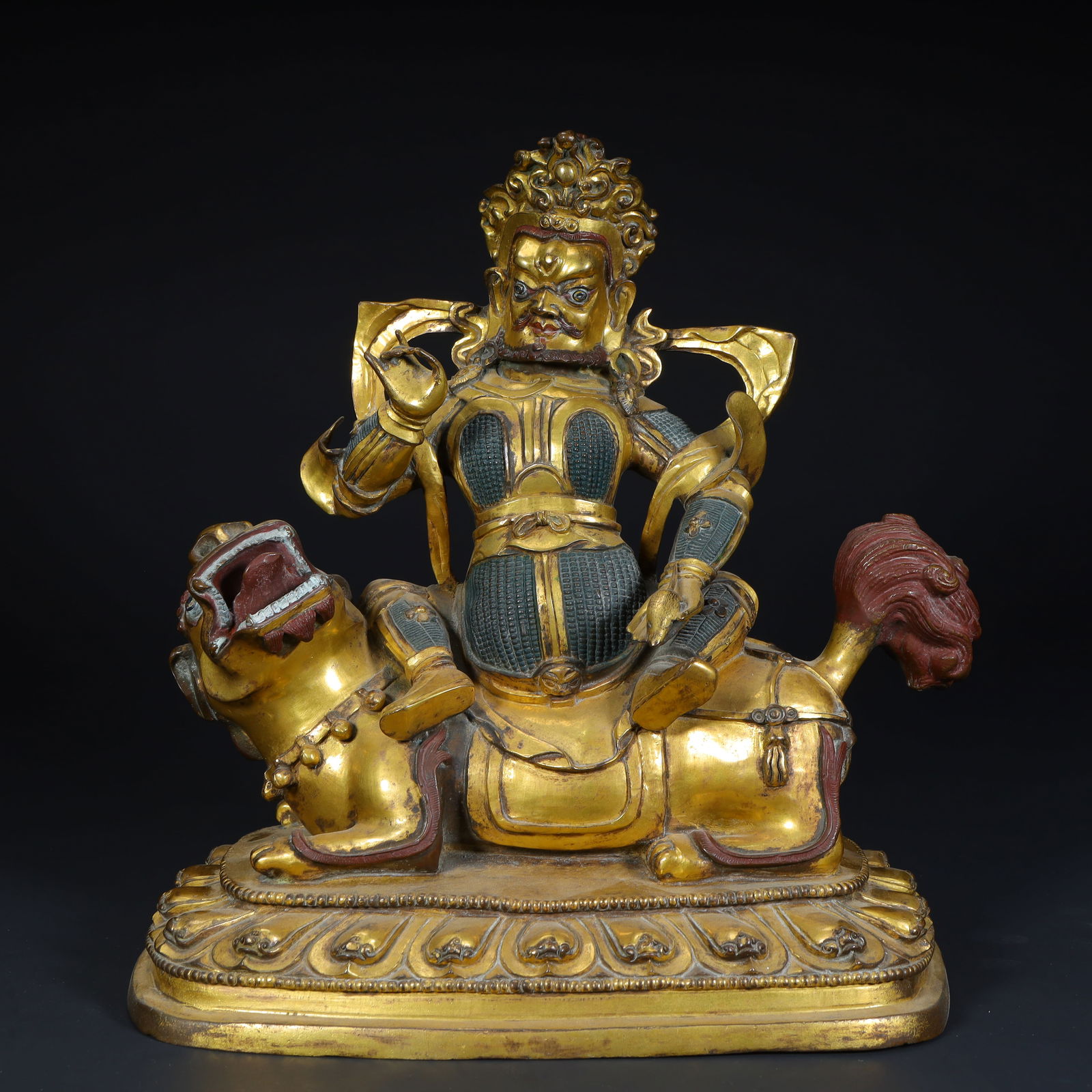 A statue of the Qing Dynasty bronze gilt treasure king: Qing Dynasty bronze gilt treasure king statue Size:H:30cmL: 28cmW:15.5cmW:7.8kg (The Dimensions Of All Batches Are Manually Measured.If You Need More Detailed Information, Please Contact Our Customer