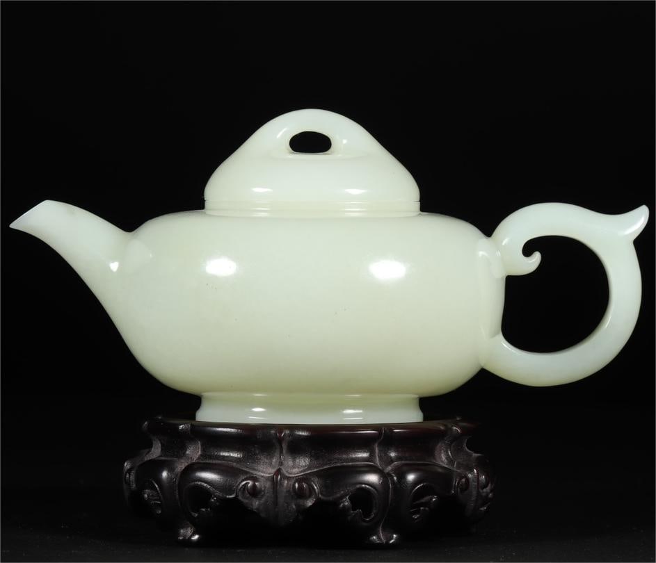 A beautiful Hetian jade pot: Exquisite Hetian jade pot Size:L:17cmW:10.2cmH:8.6cmW:349g (The Dimensions Of All Batches Are Manually Measured.If You Need More Detailed Information, Please Contact Our Customer Service Before Biddin