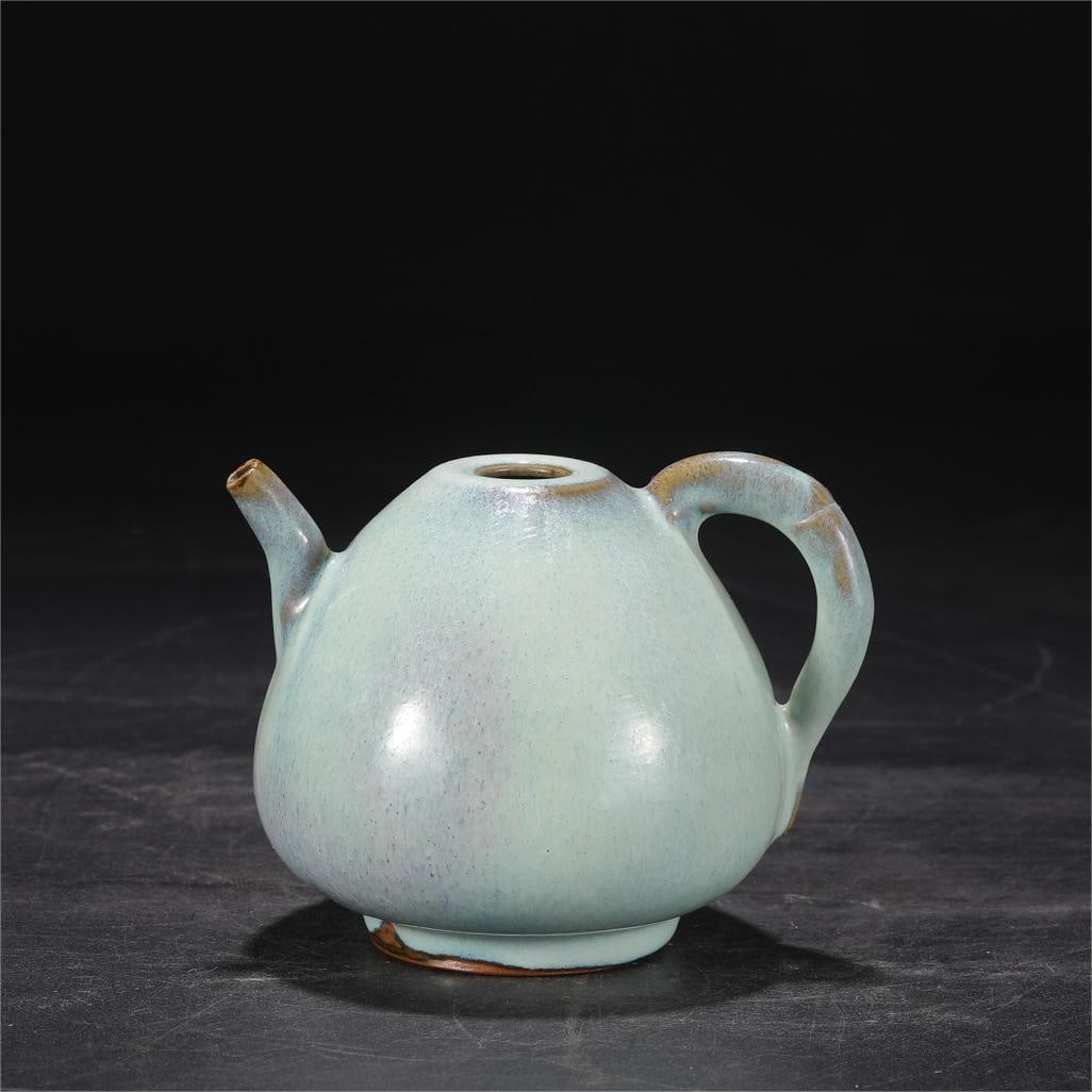 A purple-red spotted pot from the Jun kiln of the Song Dynasty: The purple and red spotted pot of the Song Dynasty Jun kiln Size:H:10.5cmCalibre:1.5cmD:13cm (The Dimensions Of All Batches Are Manually Measured.If You Need More Detailed