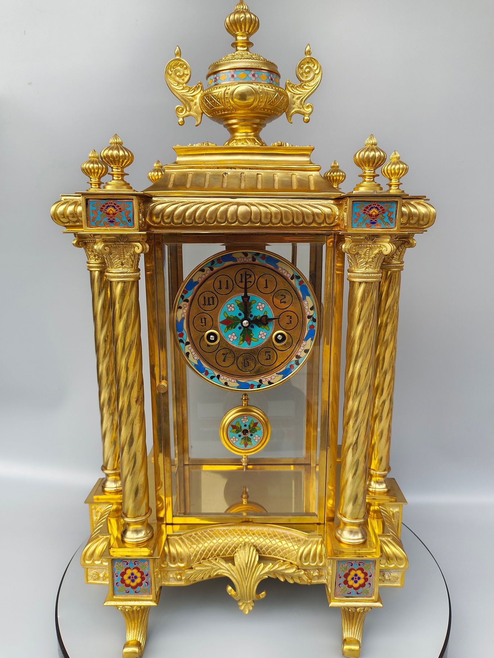A fine clock brass flowing gold mechanical Siming clock (1 of 7)