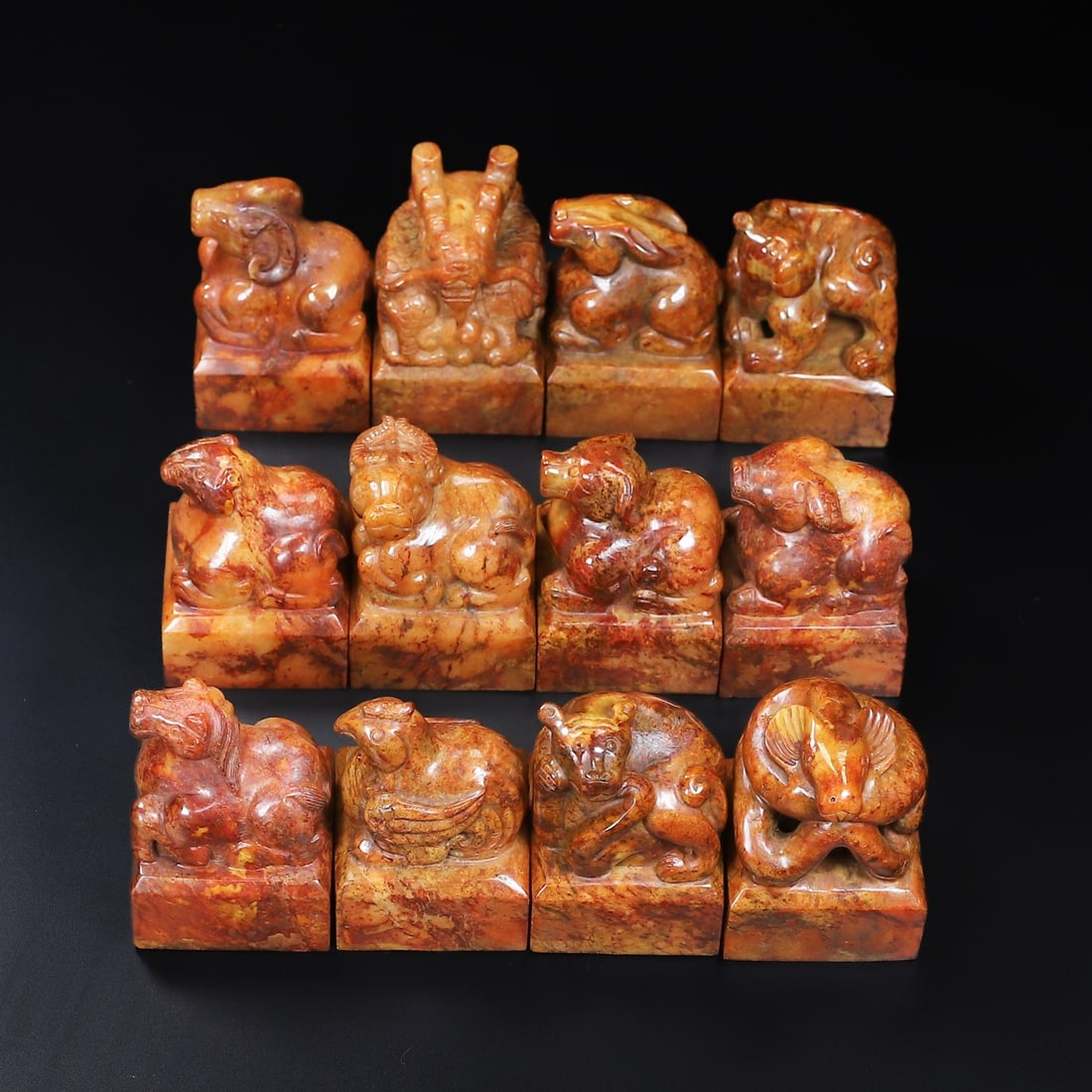 A Set of Fine White Jade Auspicious Beast Seal: A Set of Fine White Jade Auspicious Beast Seal Han Dynasty, China Size:8.3cmx6.2cmx6.1cm Weight:523.5g (The Dimensions Of All Batches Are Manually Measured.If You Need More Detailed Information, Pleas