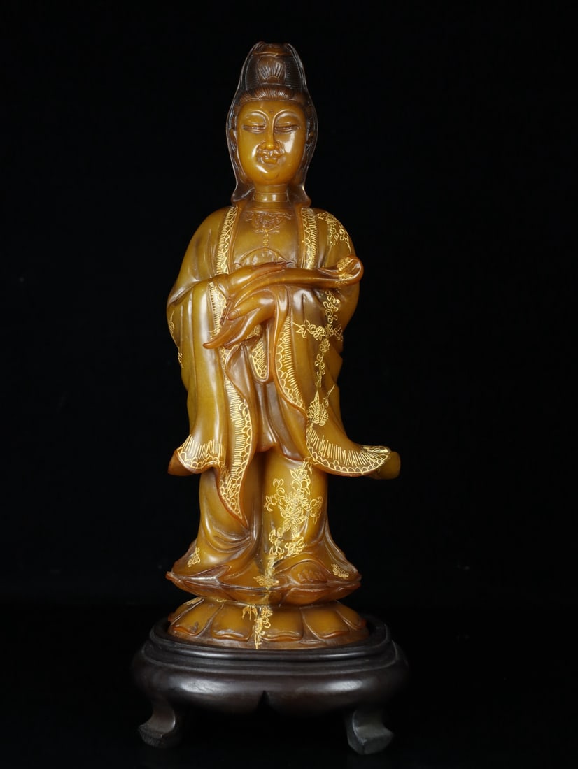 An Exquisite Tianhuang Stone Statue of Avalokitesvara Ornament: An Exquisite Tianhuang Stone Statue of Avalokitesvara Ornament Qing Dynasty, China Size:31cmx12cmx10cm Weight:1780g (The Dimensions Of All Batches Are Manually Measured.If You Need More Detailed Infor