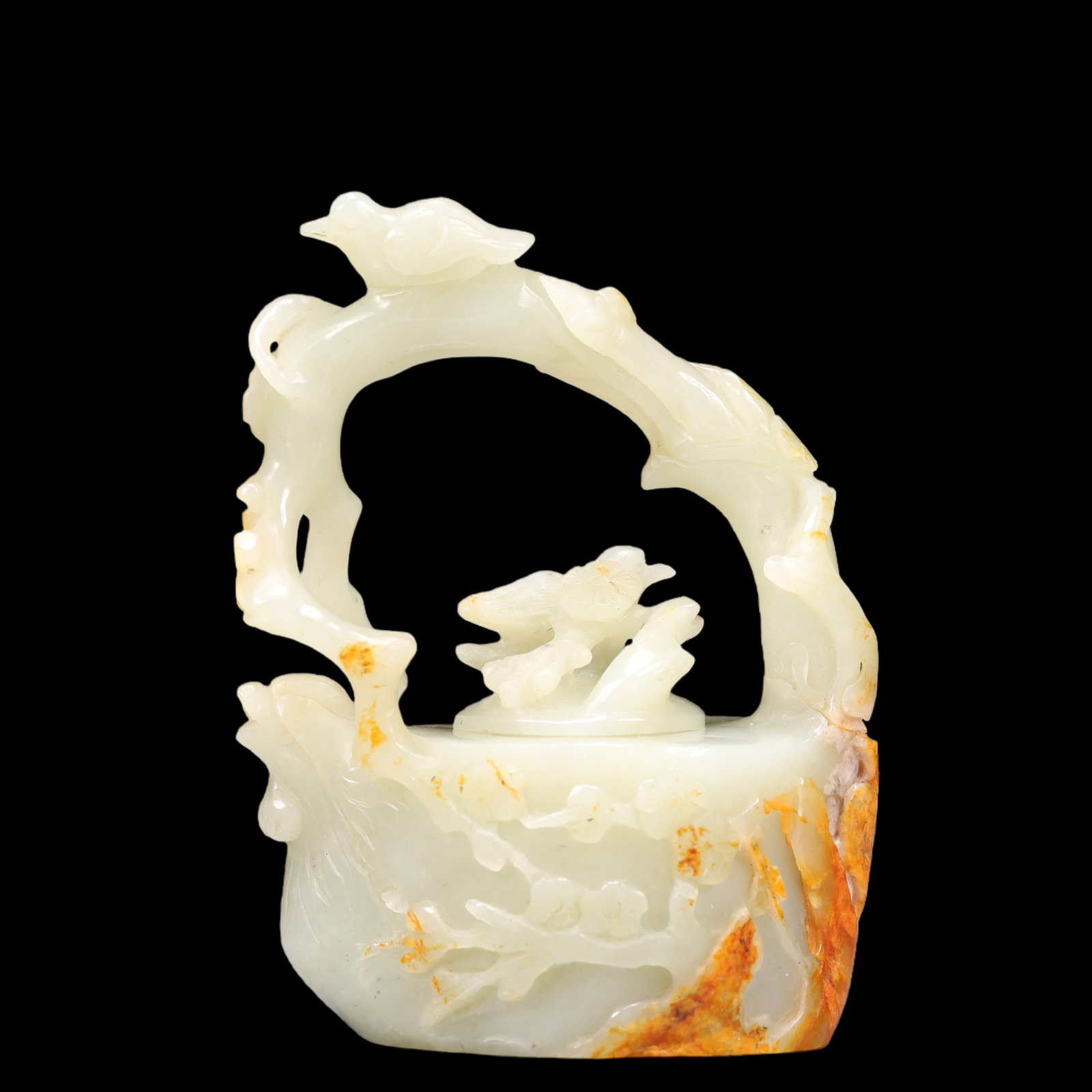 An Exquisite Green Jade Flower and Bird Pattern Teapot: An Exquisite Green Jade Flower and Bird Pattern Teapot Qing Dynasty, China Size:10cmx6cmx14cm Weight:477g (The Dimensions Of All Batches Are Manually Measured.If You Need More Detailed Information, Pl