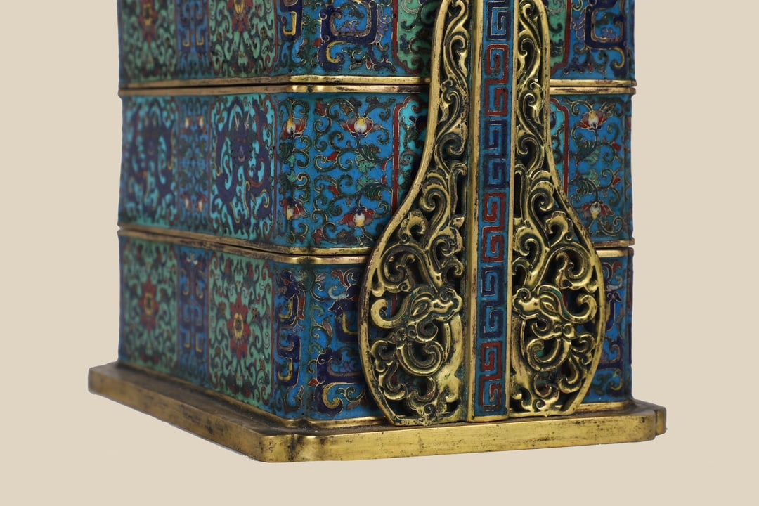 An Exquisite Cloisonne Lotus Pattern Dragon Pattern Box - 8