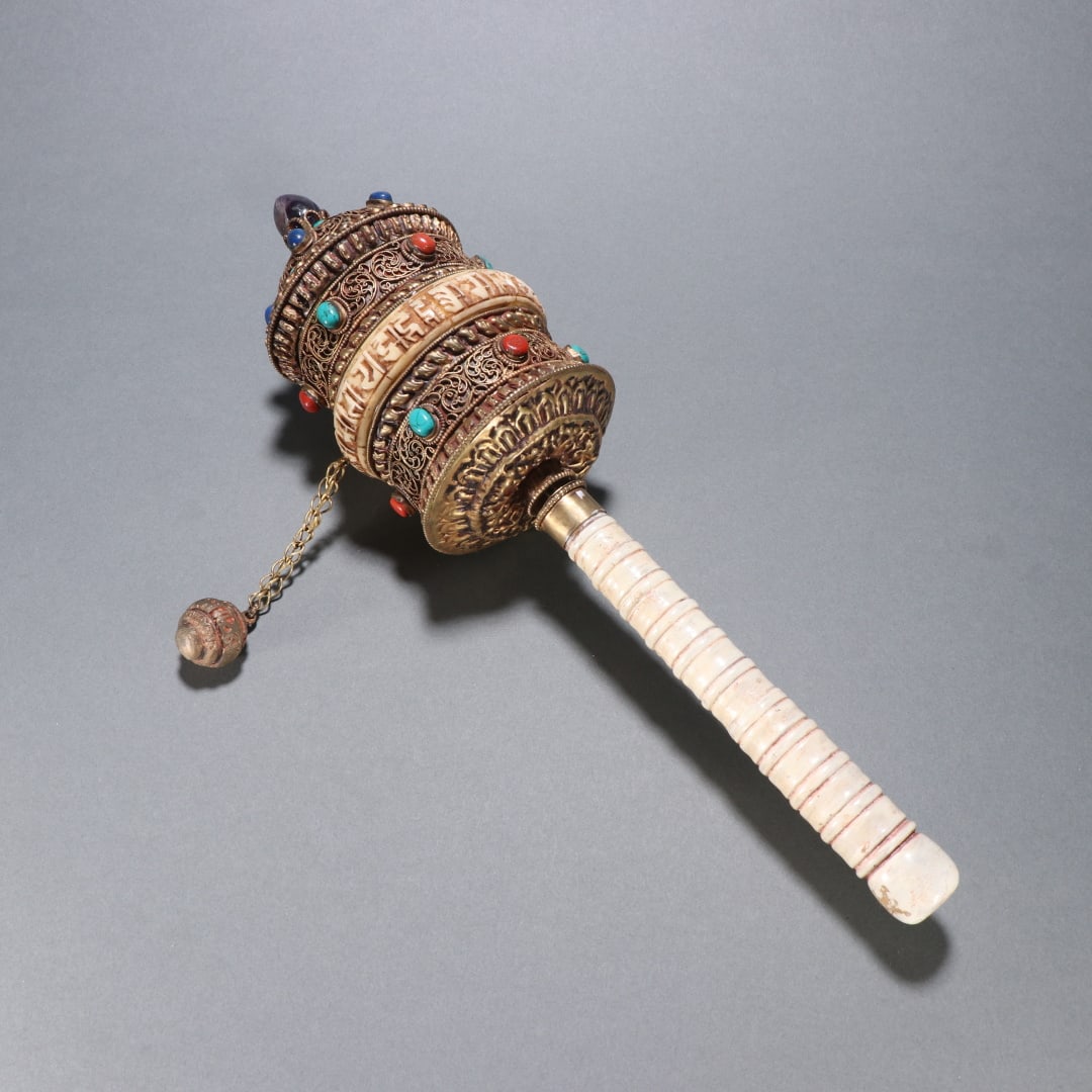 An Exquisite Bone carving Gilt Inlaid Gems Ornament: An Exquisite Bone carving Gilt Inlaid Gems Ornament Qing Dynasty, China Size:33cmx8.2cm Weight:472.2g (The Dimensions Of All Batches Are Manually Measured.If You Need More Detailed Information, Please