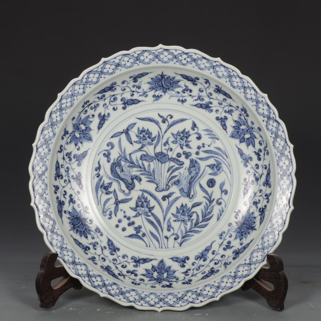 An Exquisite Blue and White Lotus Pattern Flower and Bird Pattern Plate (1 of 9)