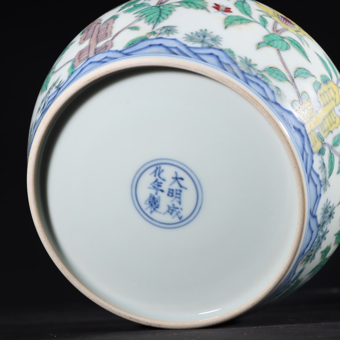 A Rare Doucai Flower Pattern Jar - 9