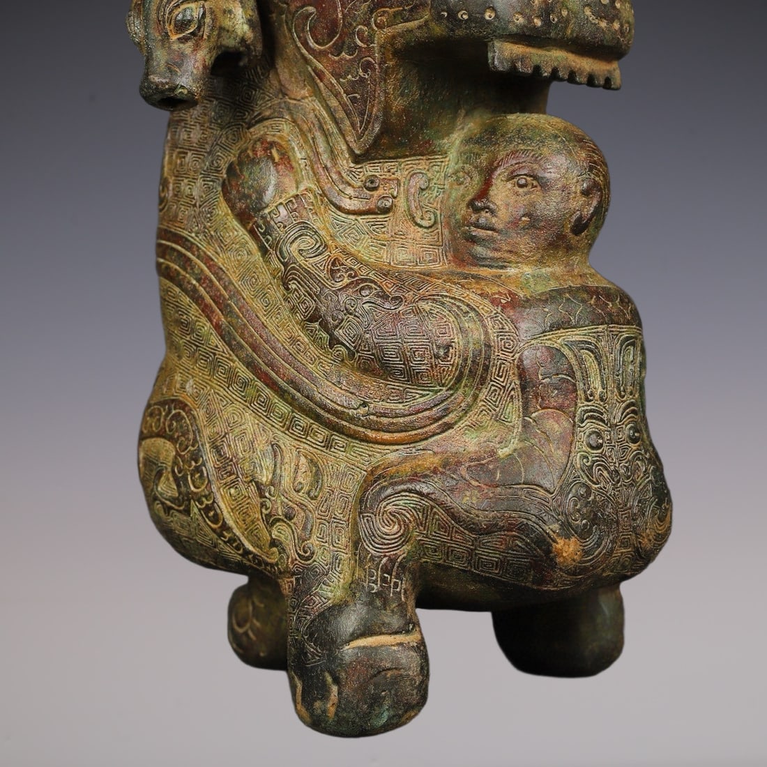 An Exquisite Bronze Beast-Face Pattern Ewer - 3