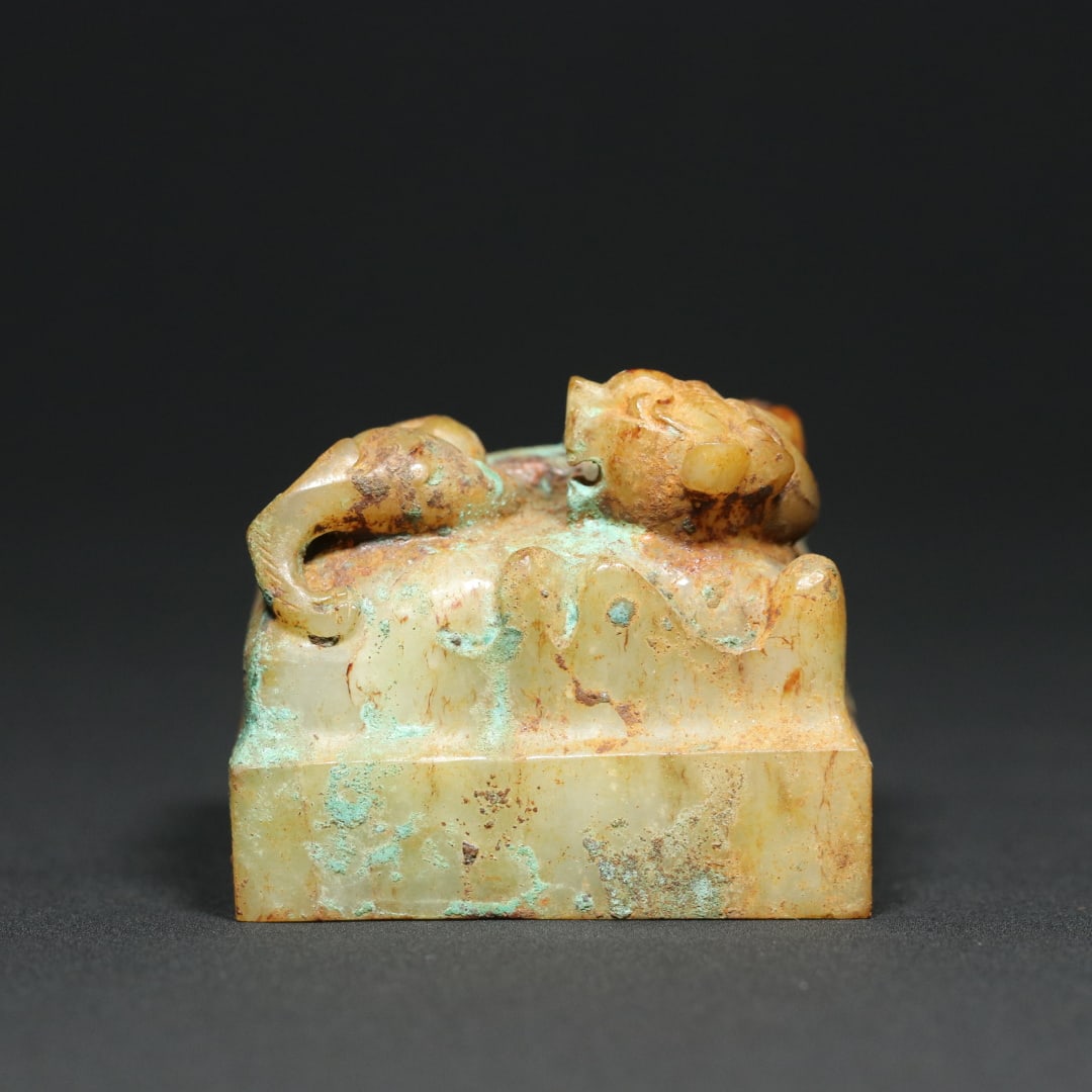 An Exquisite White Jade Dragon Pattern Seal: An Exquisite White Jade Dragon Pattern Seal Han Dynasty, China Size:4.8cmx5.8cmx5.7cm Weight:307.5g (The Dimensions Of All Batches Are Manually Measured.If You Need More Detailed Information, Please C