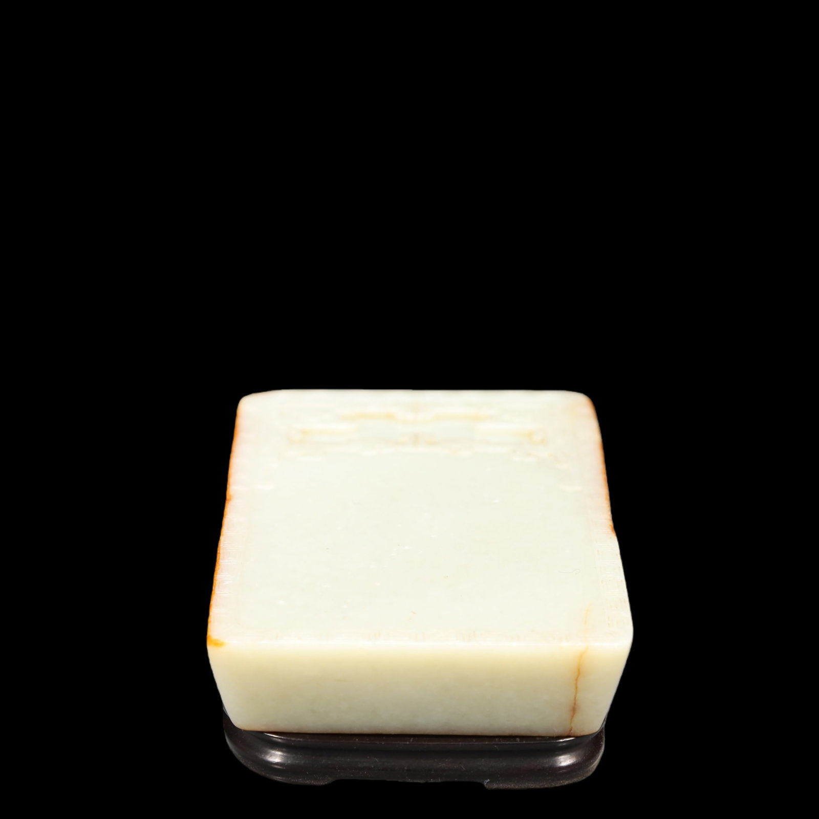 A Exquisite White Jade Ornament: A Exquisite White Jade Ornament Qing Dynasty, China Size:13cmx8cmx2.2cm Weight:605g (The Dimensions Of All Batches Are Manually Measured.If You Need More Detailed Information, Please Contact Our