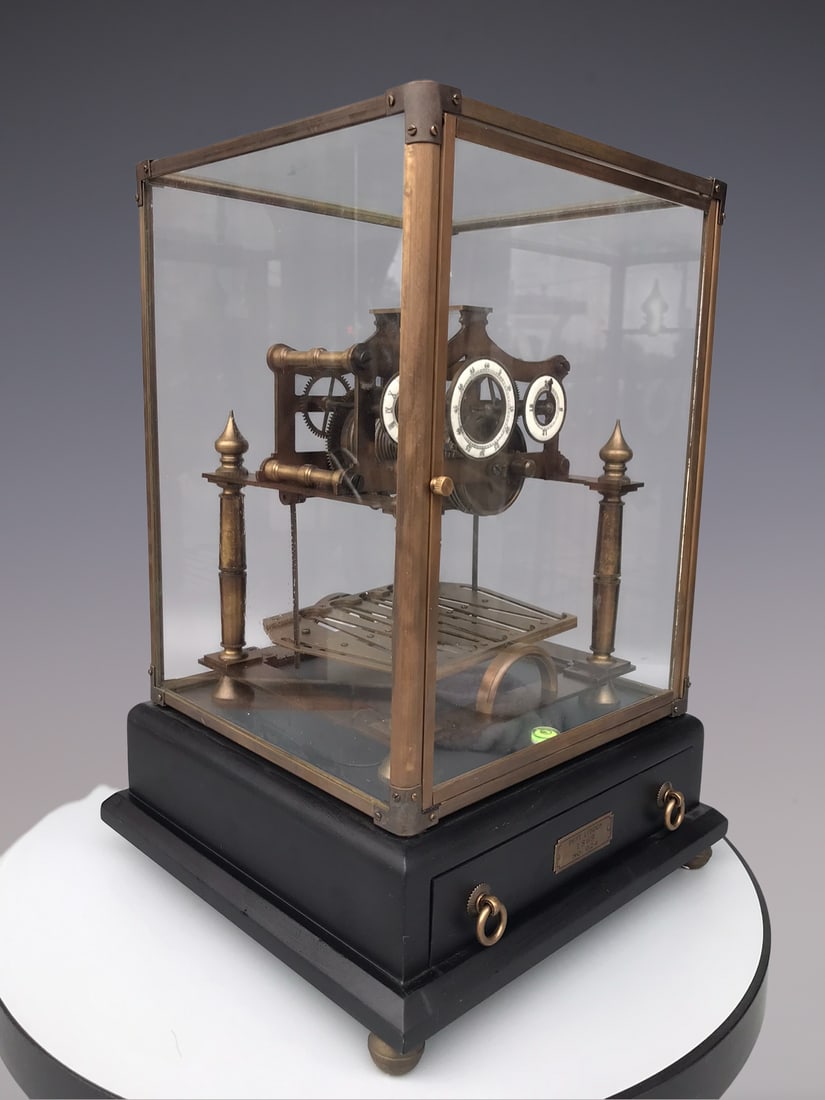 An Exquisite Bronze Clock - 2