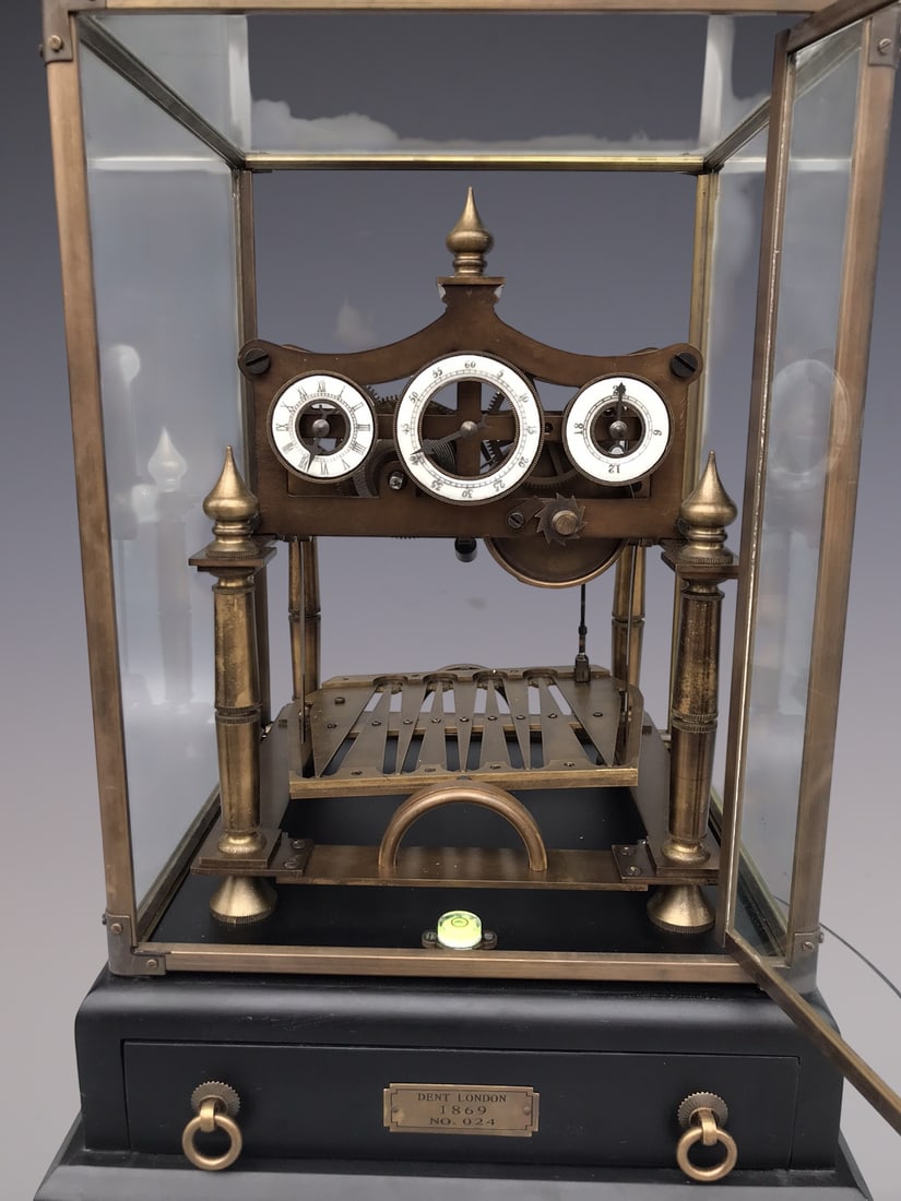 An Exquisite Bronze Clock - 6