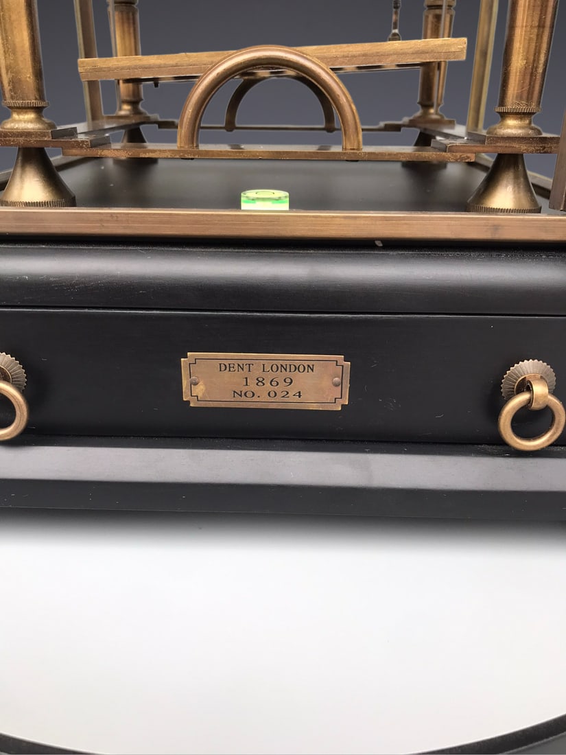 An Exquisite Bronze Clock - 7