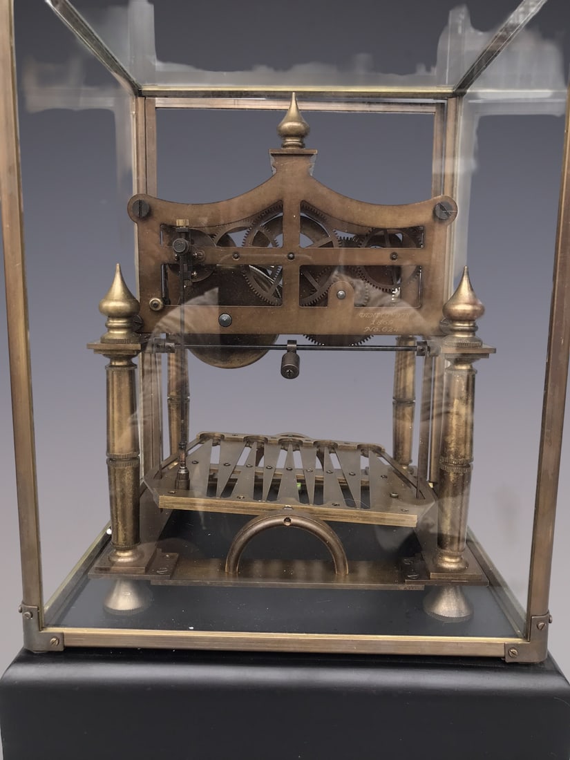 An Exquisite Bronze Clock - 8