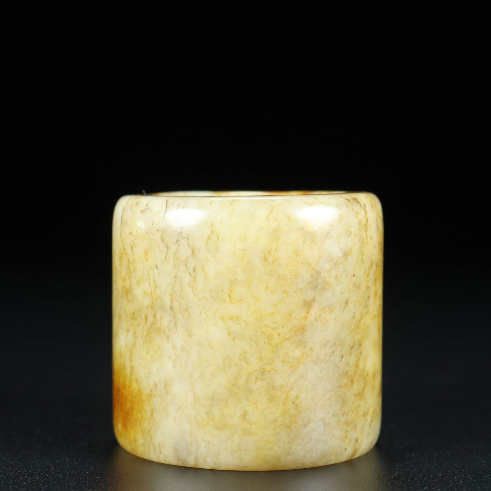 An Exquisite White Jade Ring: An Exquisite White Jade Ring Qing Dynasty, China Size:32mmx34.5mm Weight:47g (The Dimensions Of All Batches Are Manually Measured.If You Need More Detailed Information, Please Contact Our Customer Ser