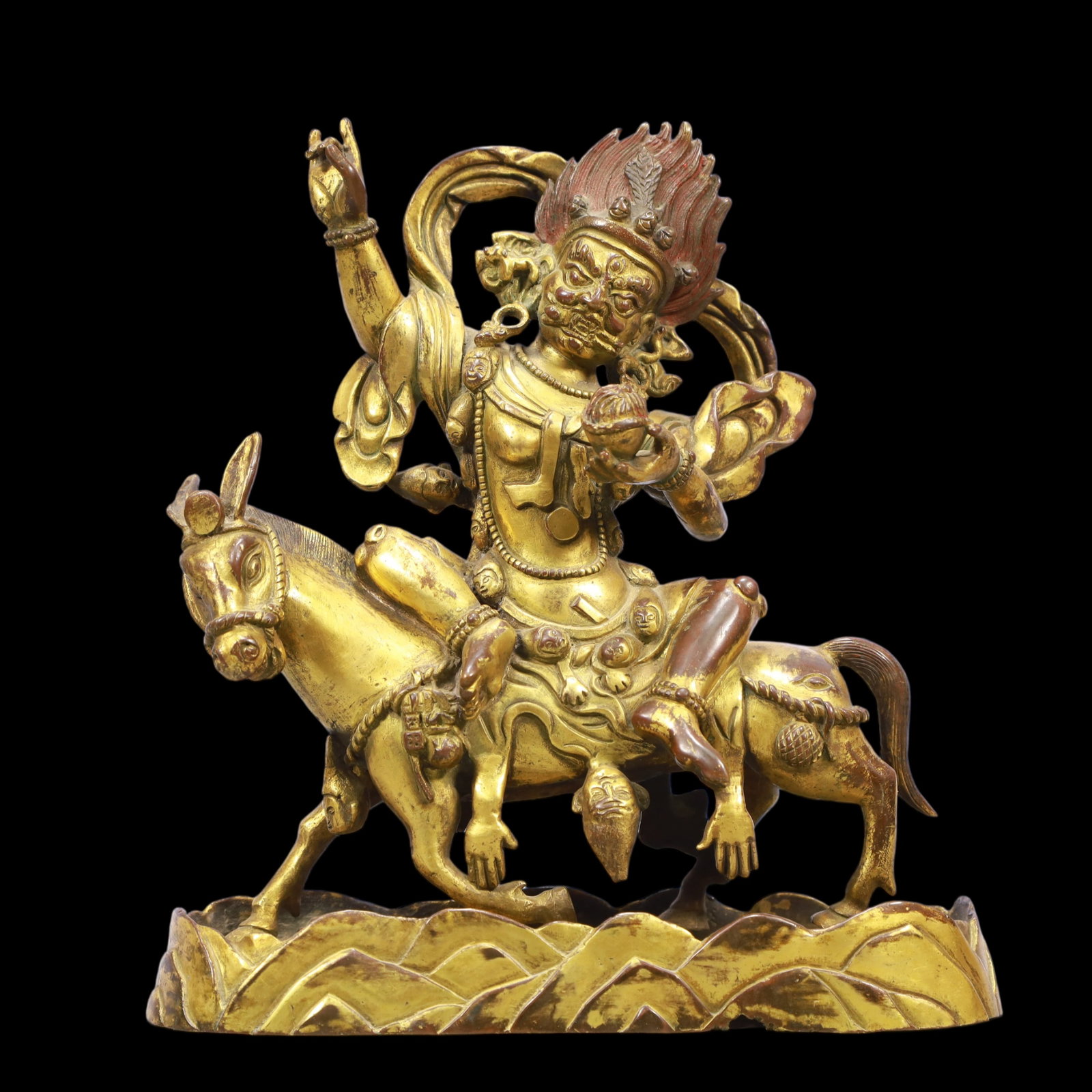 A Exquisite Gilt Bronze Statue of Vajra: A Exquisite Gilt Bronze Statue of Vajra Ming Dynasty, China Size:20cmx7.5cmx22cm Weight:3000g (The Dimensions Of All Batches Are Manually Measured.If You Need More Detailed Information, Please Contact