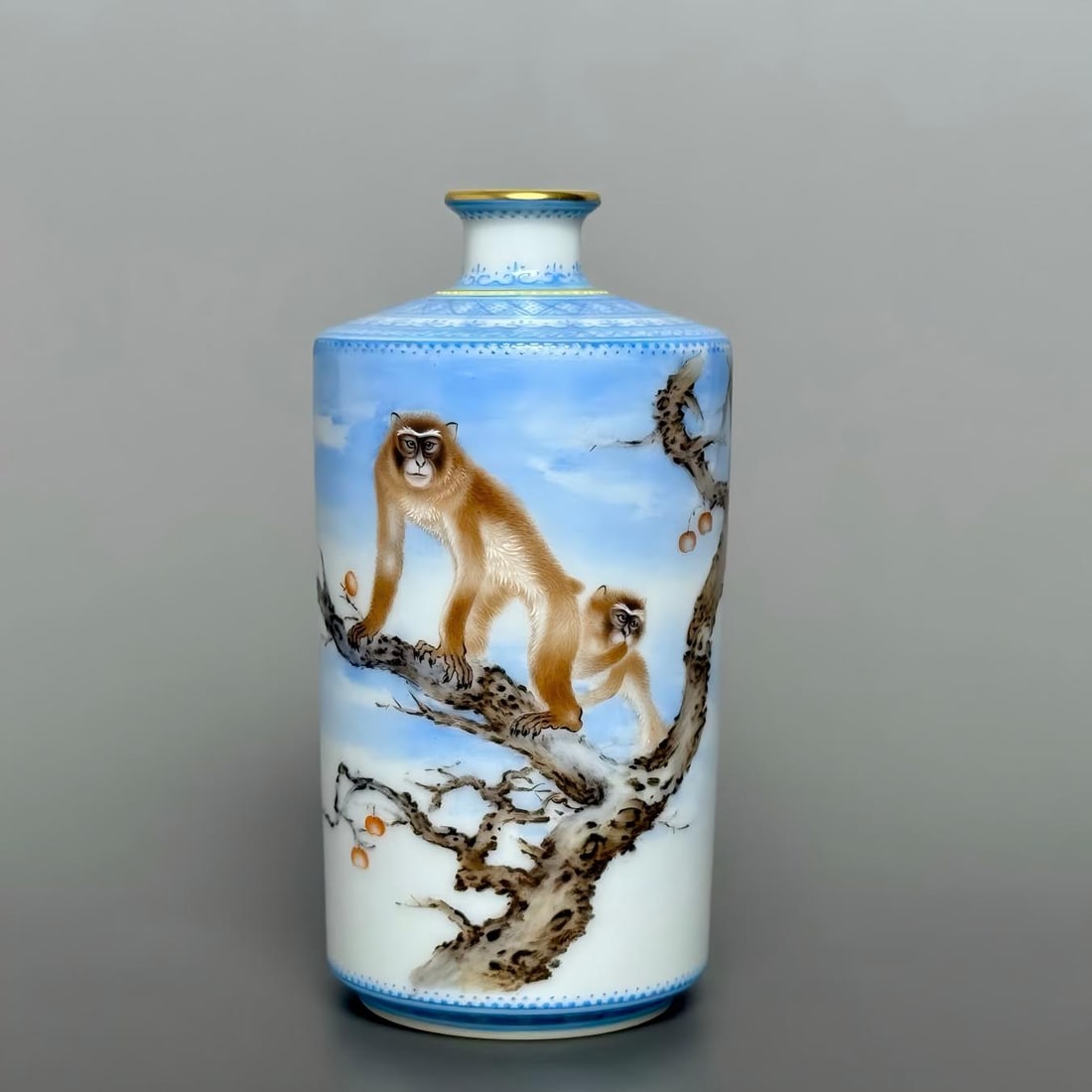 A piece of Yongzheng Imperial Emerald Pattern Edge Cuishan Spirit Monkey Poetry Straight Bottle: Yongzheng Imperial Cui Color Pattern Edge Cuishan Spirit Monkey Poetry Straight Bottle SIZE: mouthD: 1.7cm H: 9.2cm Belly diameter 4.8cm Bottom diameter 3.7cm (The Dimensions Of All Batches Are Manual