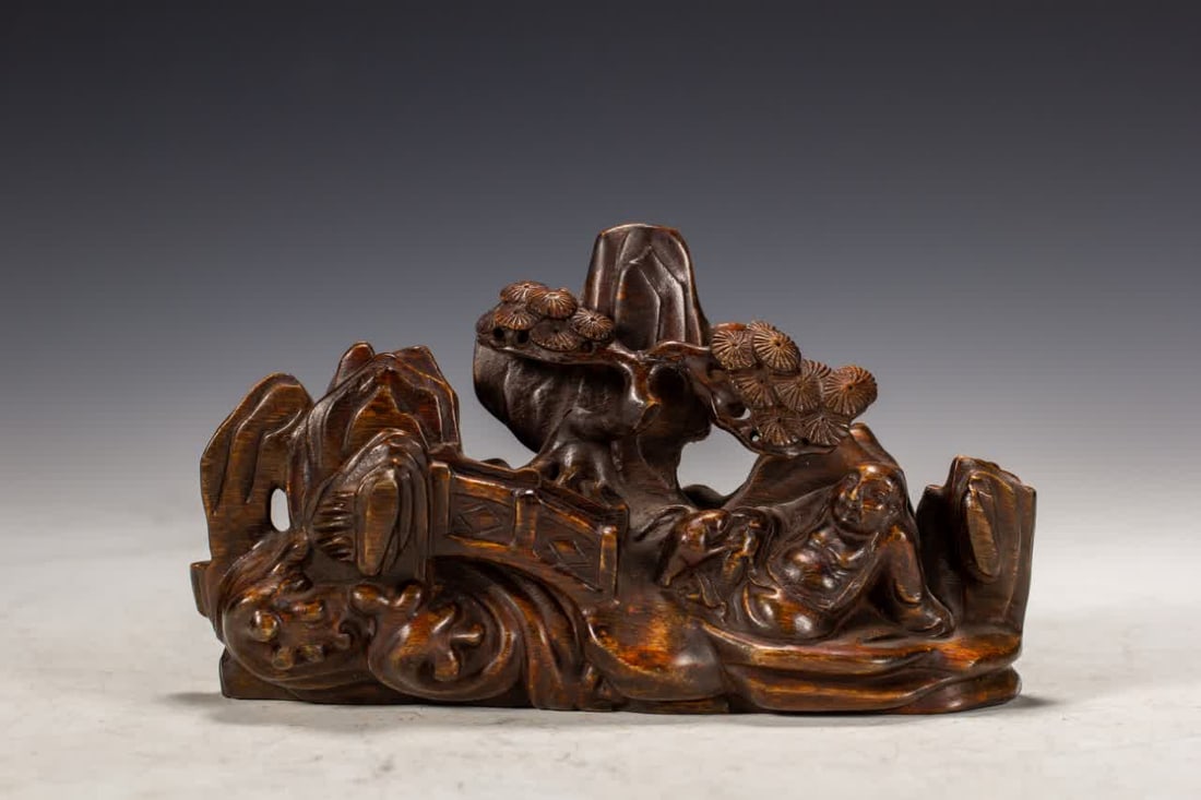 A Qing Dynasty agarwood ornament: Qing Dynasty agarwood ornaments SIZE: L:16.5cm W:6.5cm H:10cm W:120g (The Dimensions Of All Batches Are Manually Measured.If You Need More Detailed Information, Please Contact Our Customer Service Bef