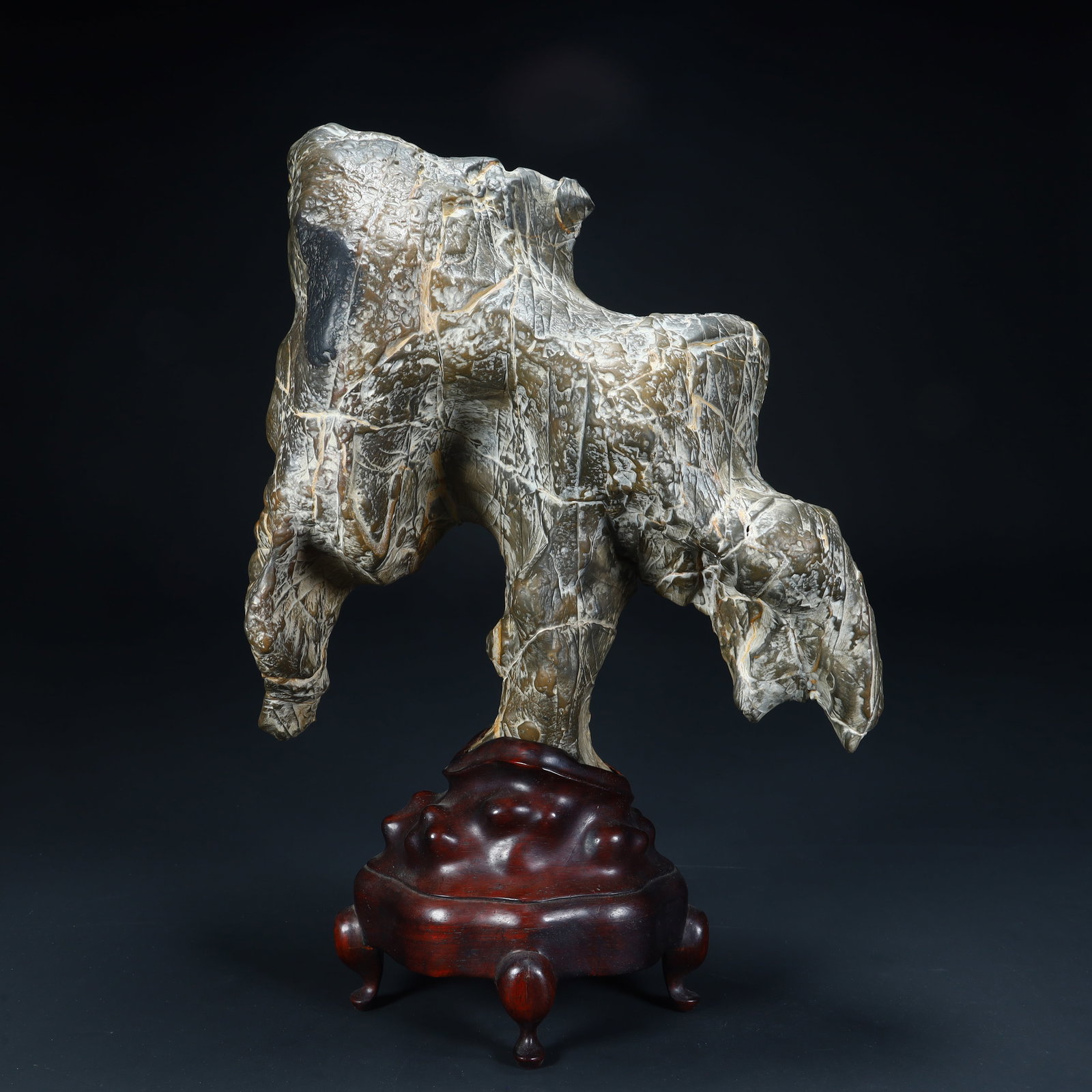 A Qing Dynasty Lingbi stone ornamental stone: Qing Dynasty Lingbi stone ornamental stone SIZE: H:31cm L:36cm W:14cm W:9.4kg (The Dimensions Of All Batches Are Manually Measured.If You Need More Detailed Information, Please Contact Our Customer Se