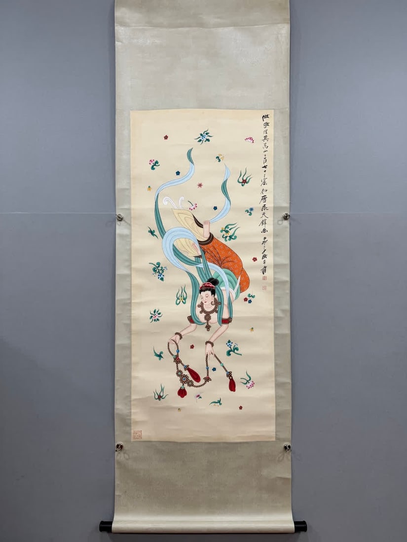 A vertical axis of a large thousand flying drawings on paper: Zhang Daqian's paper vertical axis flying picture SIZE: Painting Core58x128cm (The Dimensions Of All Batches Are Manually Measured.If You Need More Detailed Information, Please Contact Our Customer Se