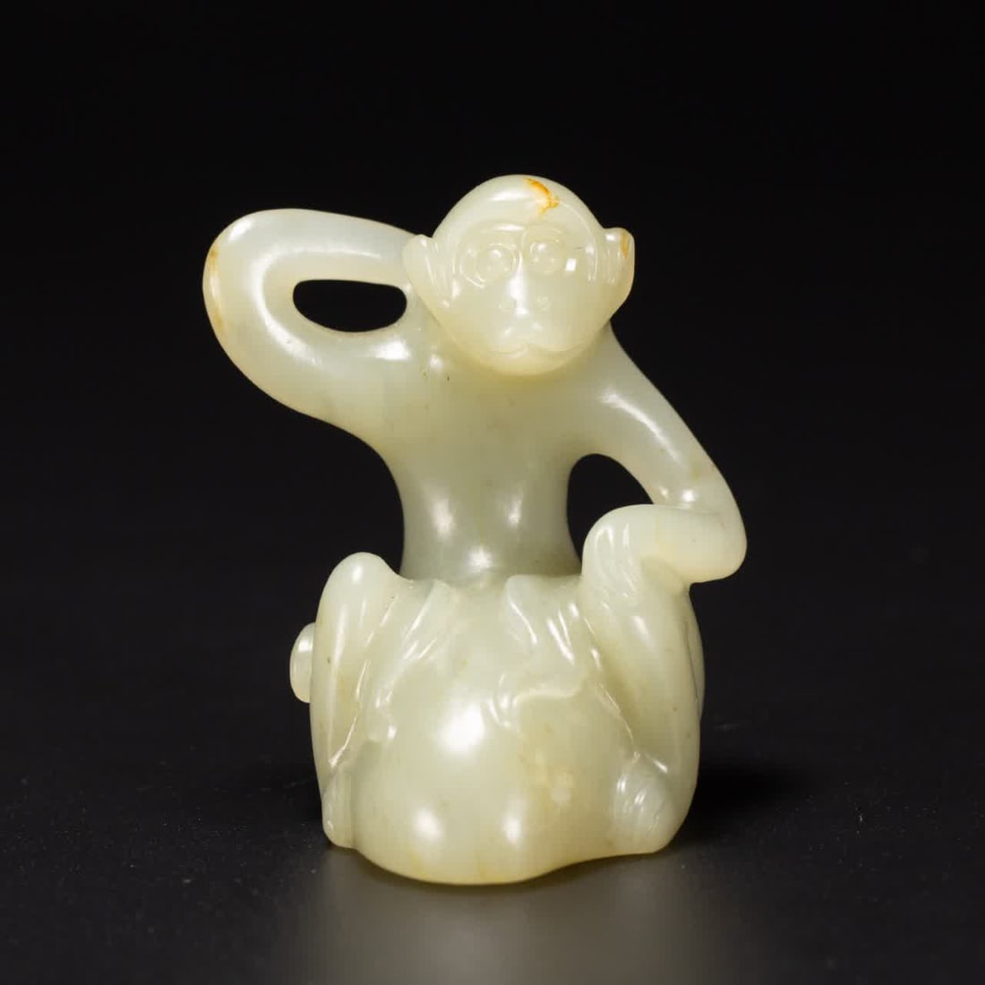 A Hetian jade monkey ornament from the Qing Dynasty: Hetian jade monkey ornaments in the Qing Dynasty SIZE: L:4.8cm W:4.8cm H:5cm (The Dimensions Of All Batches Are Manually Measured.If You Need More Detailed Information, Please Contact Our Customer Ser