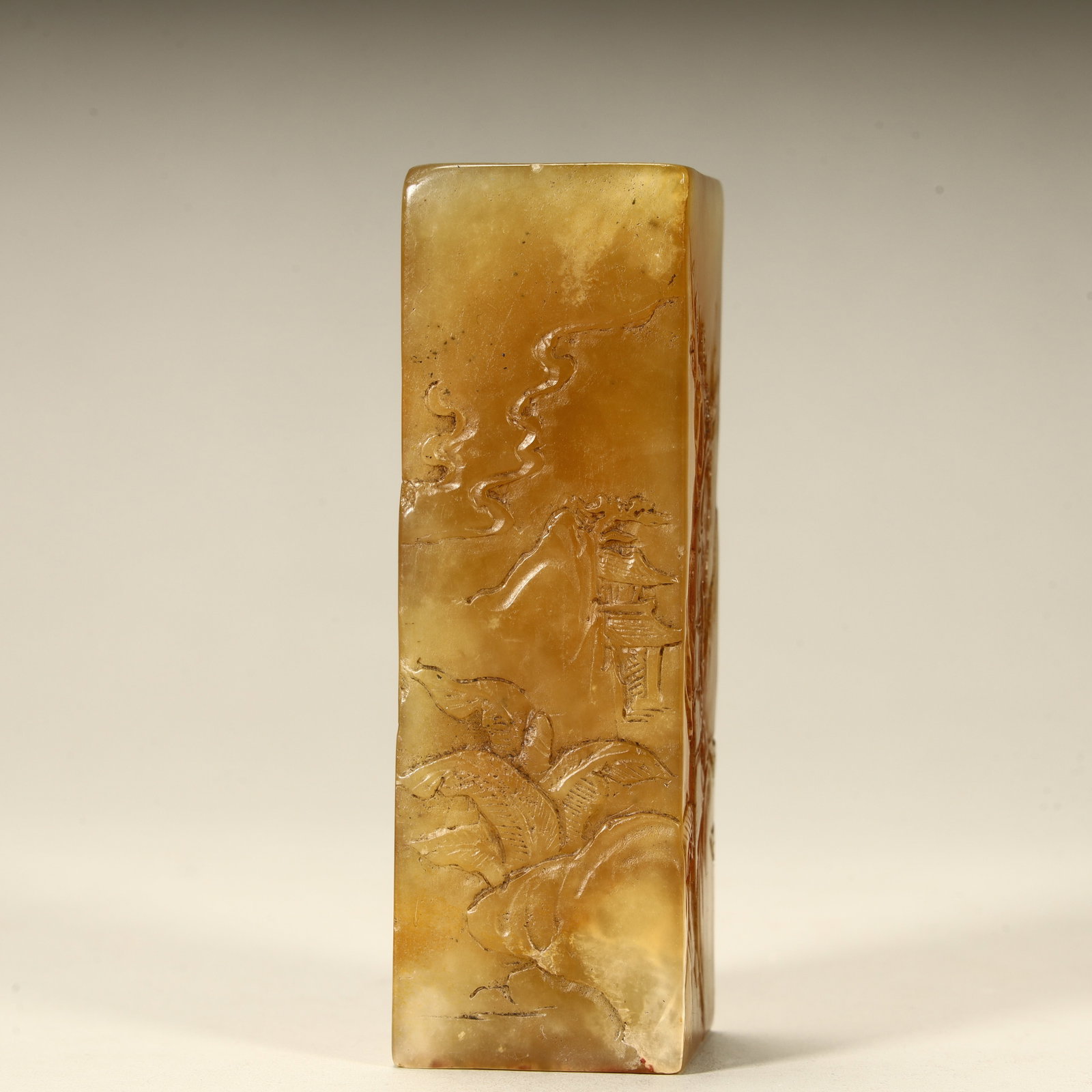 A Qing Dynasty fine Shoushan stone seal: Qing Dynasty fine Shoushan stone seal SIZE: H:7.7cm L:2.5cm W:2.5cm W:126.5g (The Dimensions Of All Batches Are Manually Measured.If You Need More Detailed Information, Please Contact Our Customer Ser