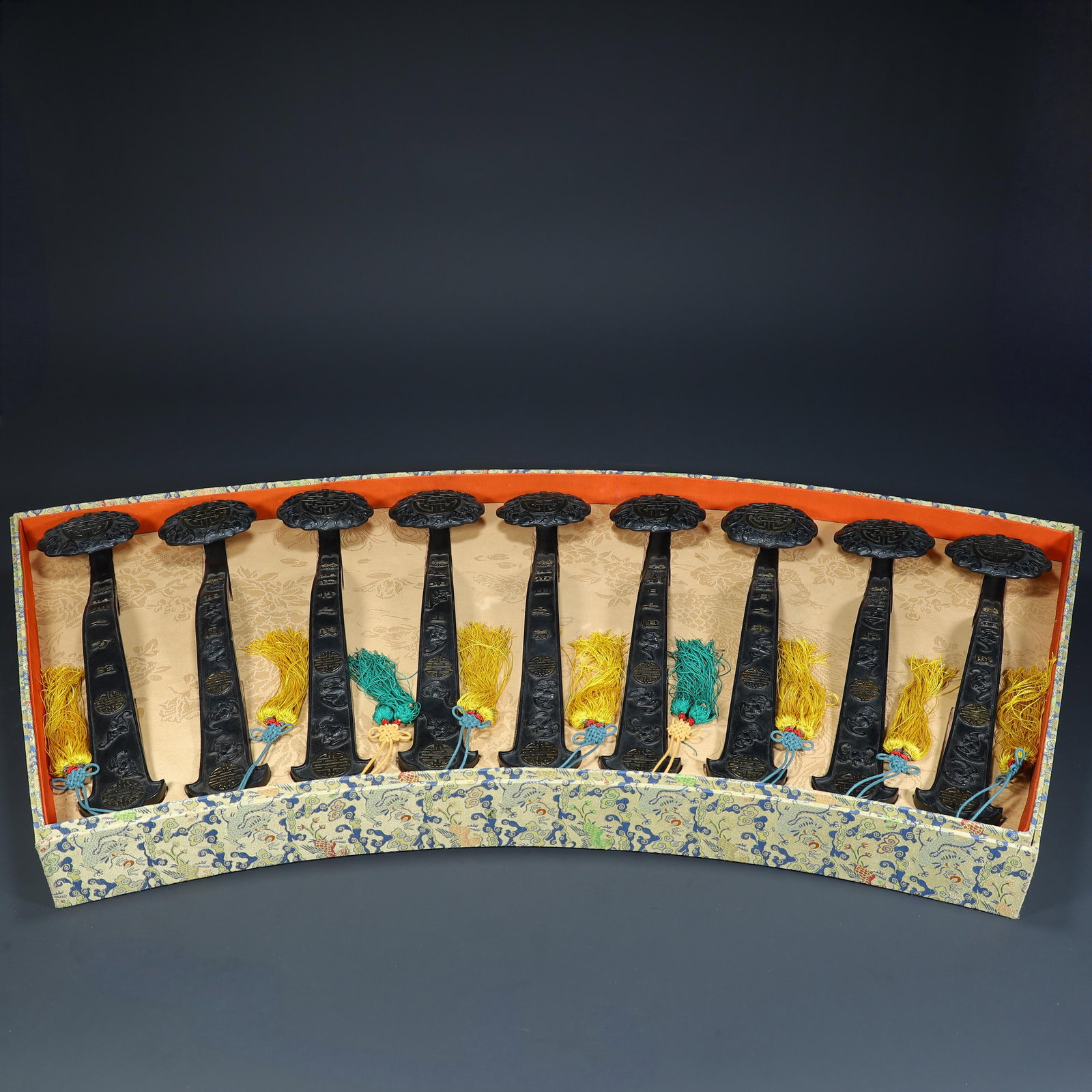 A set of Qing Dynasty agarwood ruyi ornaments: Qing Dynasty agarwood ruyi ornament set SIZE: H: 5.5cm L: 44cm W: 10.5cm Total W: 1944g (The Dimensions Of All Batches Are Manually Measured.If You Need More Detailed Information, Please Contact Our C