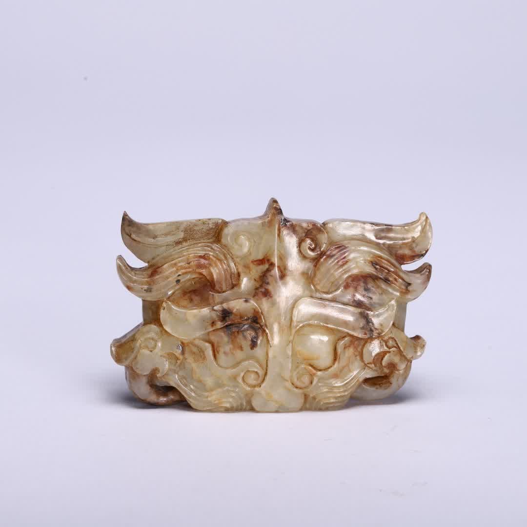 An ancient jade jade: Ancient jade SIZE: cm W:7cm H:4.5cm W:70g (The Dimensions Of All Batches Are Manually Measured.If You Need More Detailed Information, Please Contact Our Customer Service Before Bidding.)