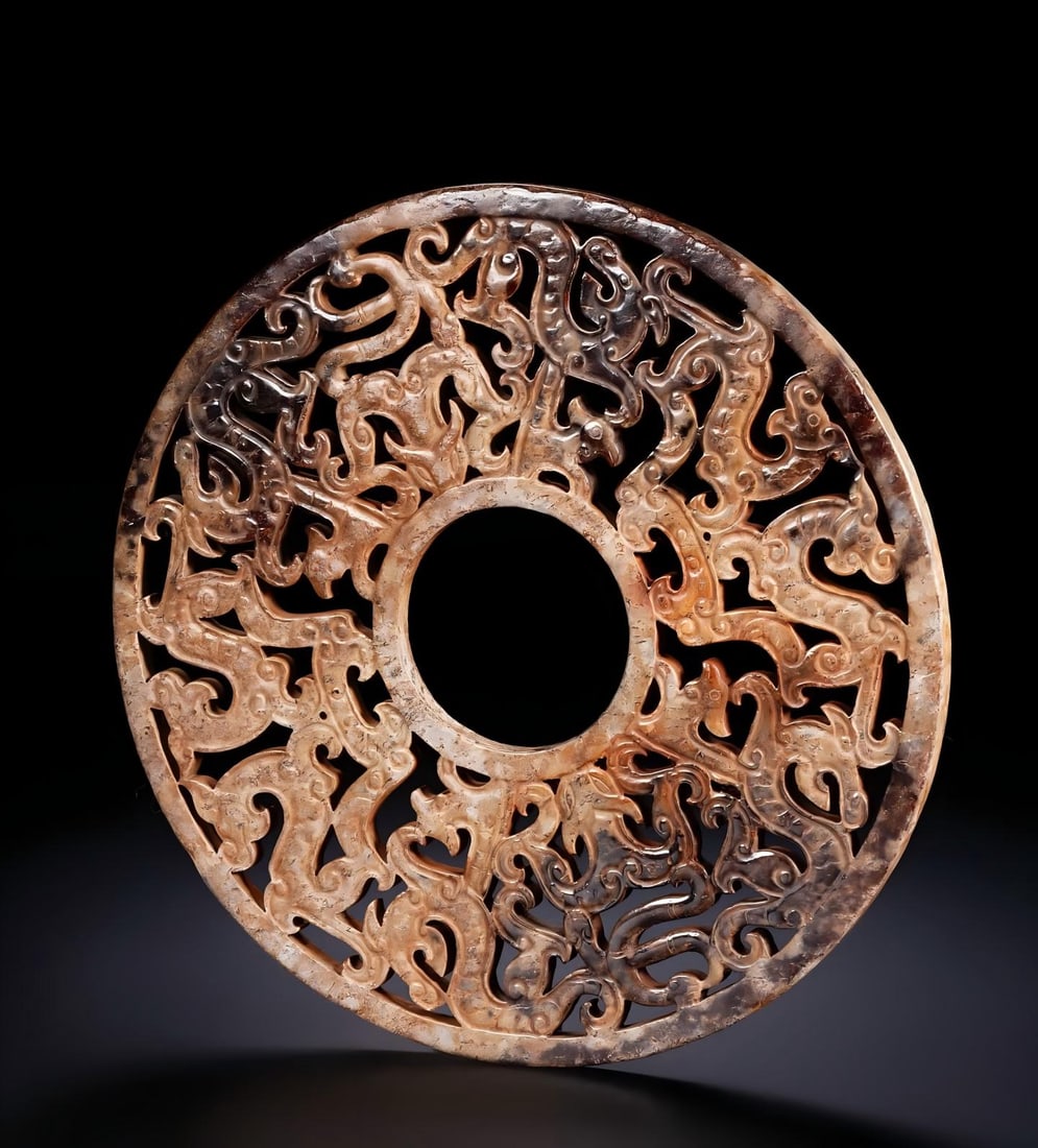 An ancient jade hollow dragon pattern jade: The ancient jade carved out dragon pattern jade jade SIZE: D:13.8cm T:0.45cm W:130.8g (The Dimensions Of All Batches Are Manually Measured.If You Need More Detailed Information, Please Contact Our Cus