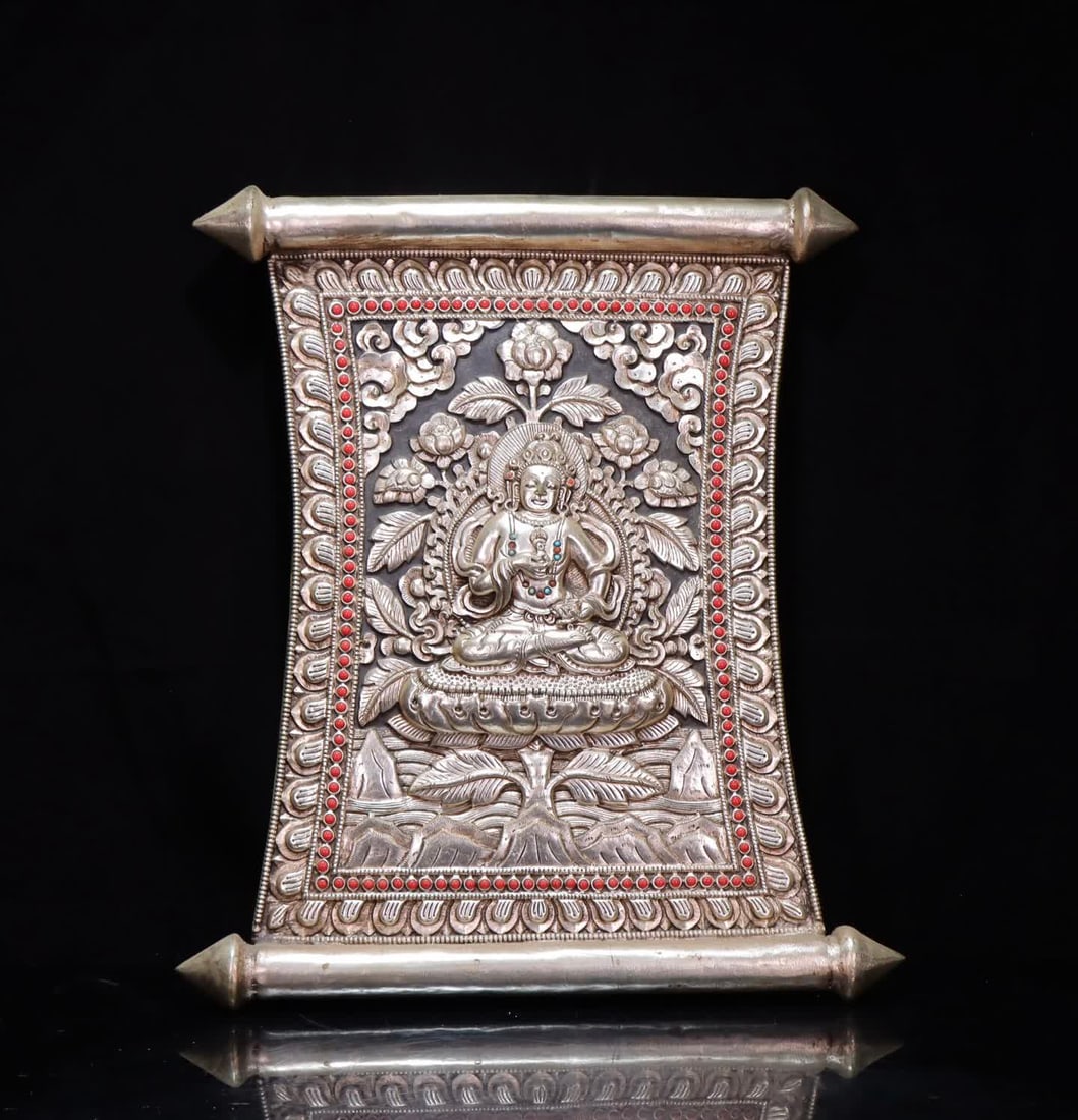 A copper-gilt silver four-armed Guanyin thangka: Bronze gilt silver four-armed Guanyin thangka SIZE: 29x25x2cm (The Dimensions Of All Batches Are Manually Measured.If You Need More Detailed Information, Please Contact Our Customer Service Before Bid