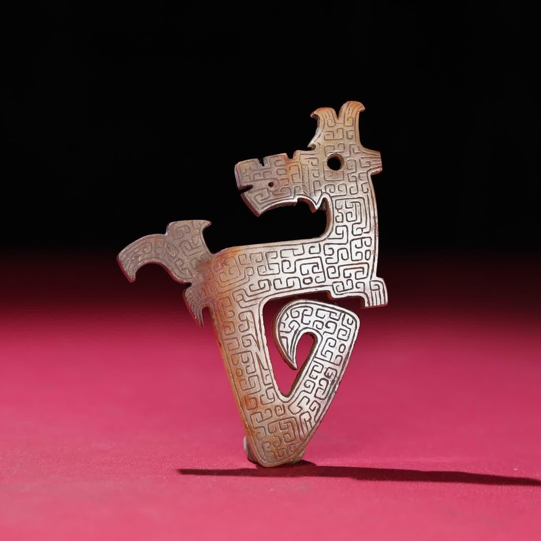 A Han Dynasty white jade red Qin dragon pendant: Han Dynasty white jade red Qin dragon pendant SIZE: 97x70x6mm W:49g (The Dimensions Of All Batches Are Manually Measured.If You Need More Detailed Information, Please Contact Our Customer Service Befo