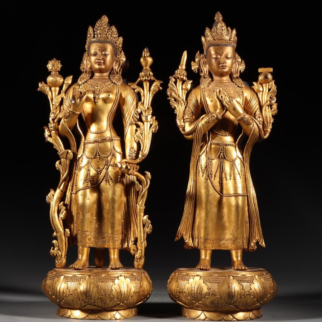 A pair of Qing Dynasty bronze gilt Manjushri Bodhisattva Buddha statues: Qing Dynasty copper gilt Manjushri Bodhisattva Buddha statue SIZE: W:4934g H:40cm W:16.5cm W:4924g H:40cm W:16.5cm (The Dimensions Of All Batches Are Manually Measured.If You Need More Detailed Inform