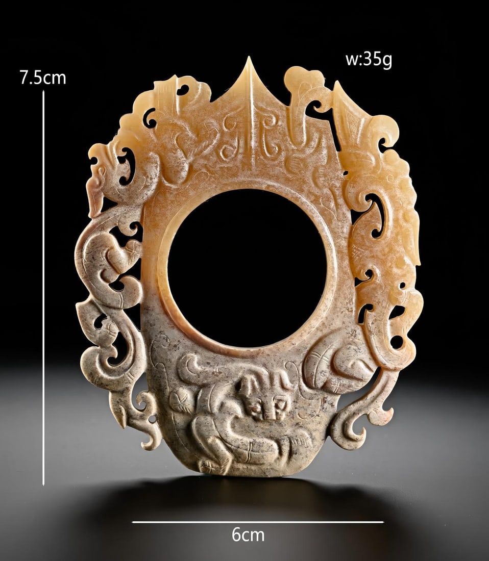 A piece of ancient jade dragon jade: Ancient jade dragon jade SIZE: H:7.5cm W:6cm W:35g (The Dimensions Of All Batches Are Manually Measured.If You Need More Detailed Information, Please Contact Our Customer Service Before Bidding.)