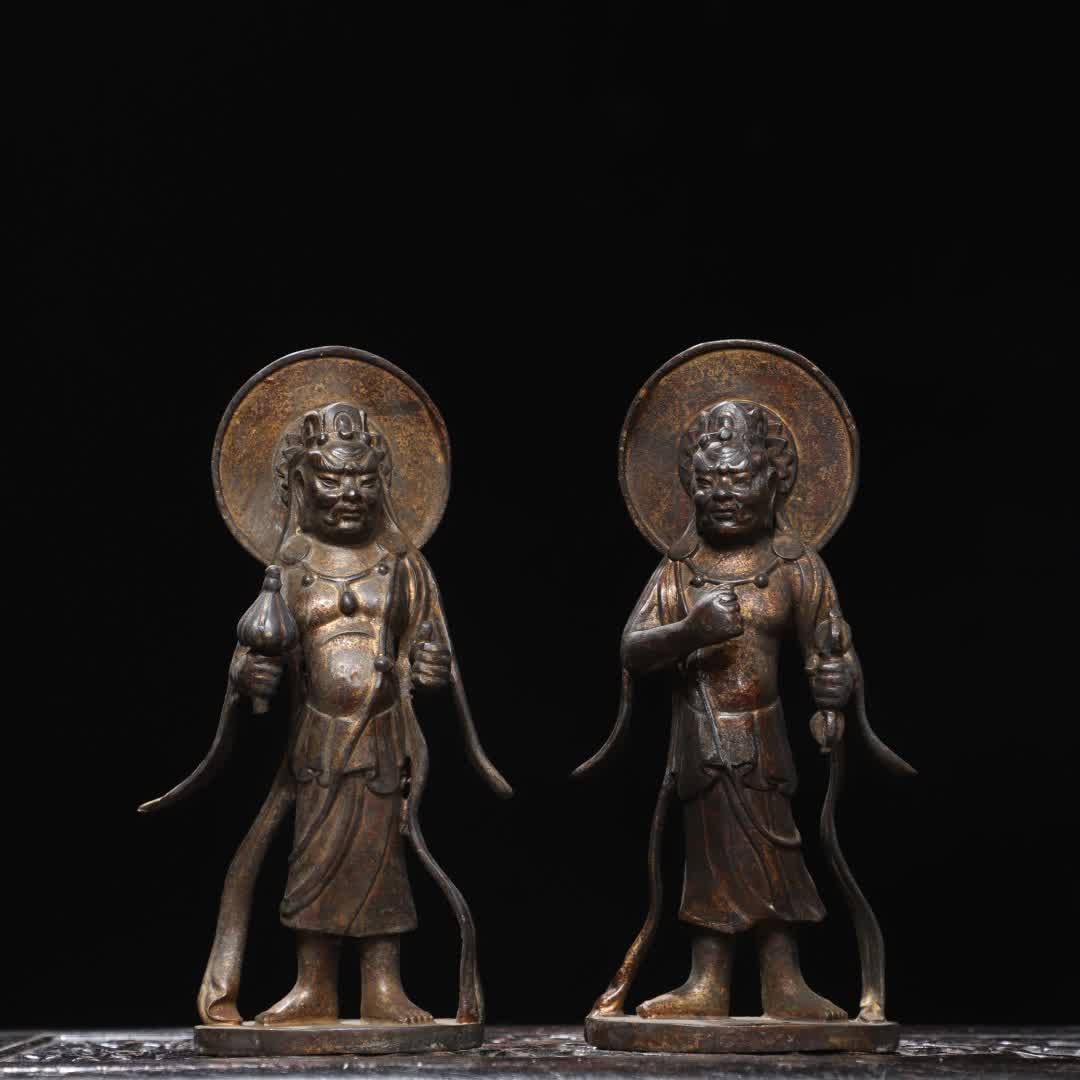 A pair of Qing Dynasty bronze hum Ha two generals Buddha statues: A pair of Buddha statues in the Qing Dynasty SIZE: Single H: 20cm W: 8cm T: 5cm Total W: 1.4kg (The Dimensions Of All Batches Are Manually Measured.If You Need More Detailed Information, Please Contac