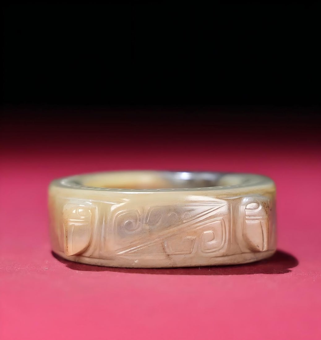 A Han Dynasty jade gray skin cicada pattern: Han Dynasty jade gray skin Qin cicada pattern cong SIZE: 61x62x20mm W:103g (The Dimensions Of All Batches Are Manually Measured.If You Need More Detailed Information, Please Contact Our Customer Servi